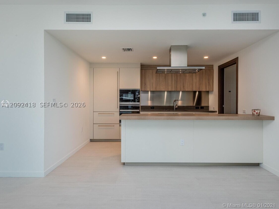 1000 Brickell Plz #3509 Miami, FL 33131