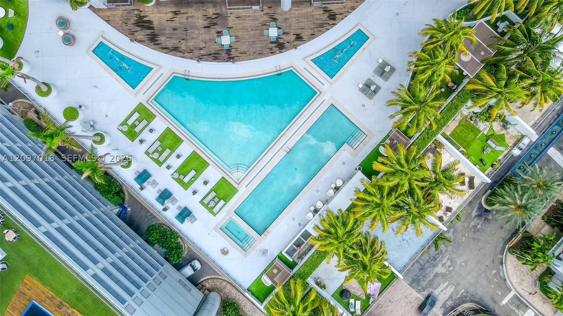 image The Ivy at Riverfront18