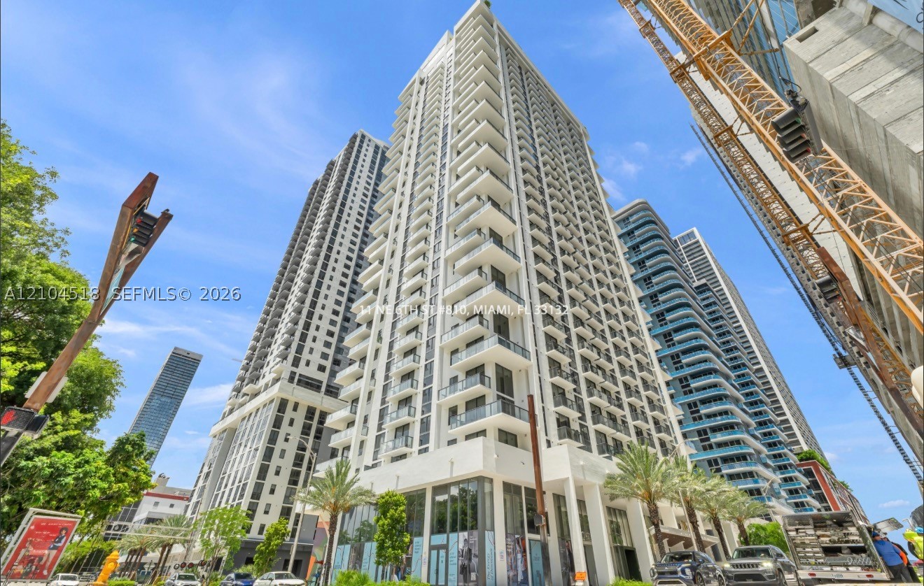 11 NE 6th St #810