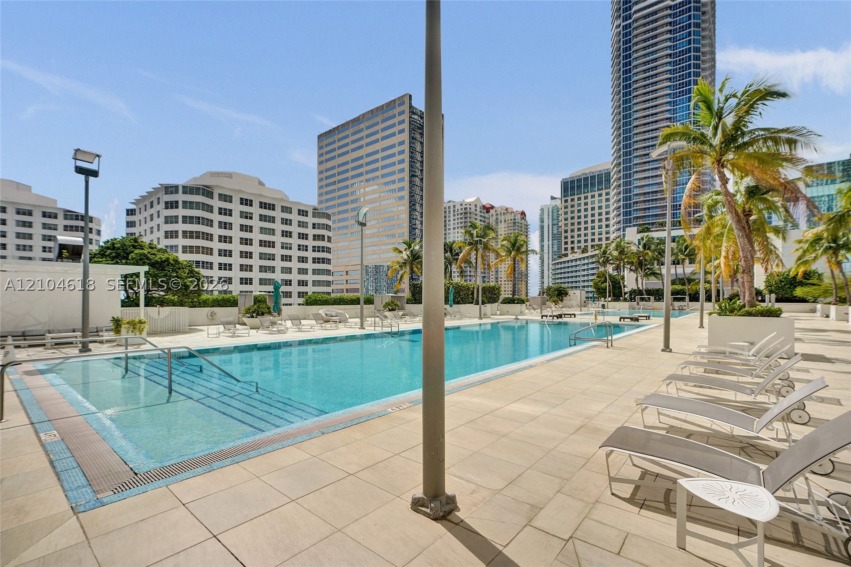 image The Plaza on Brickell West1