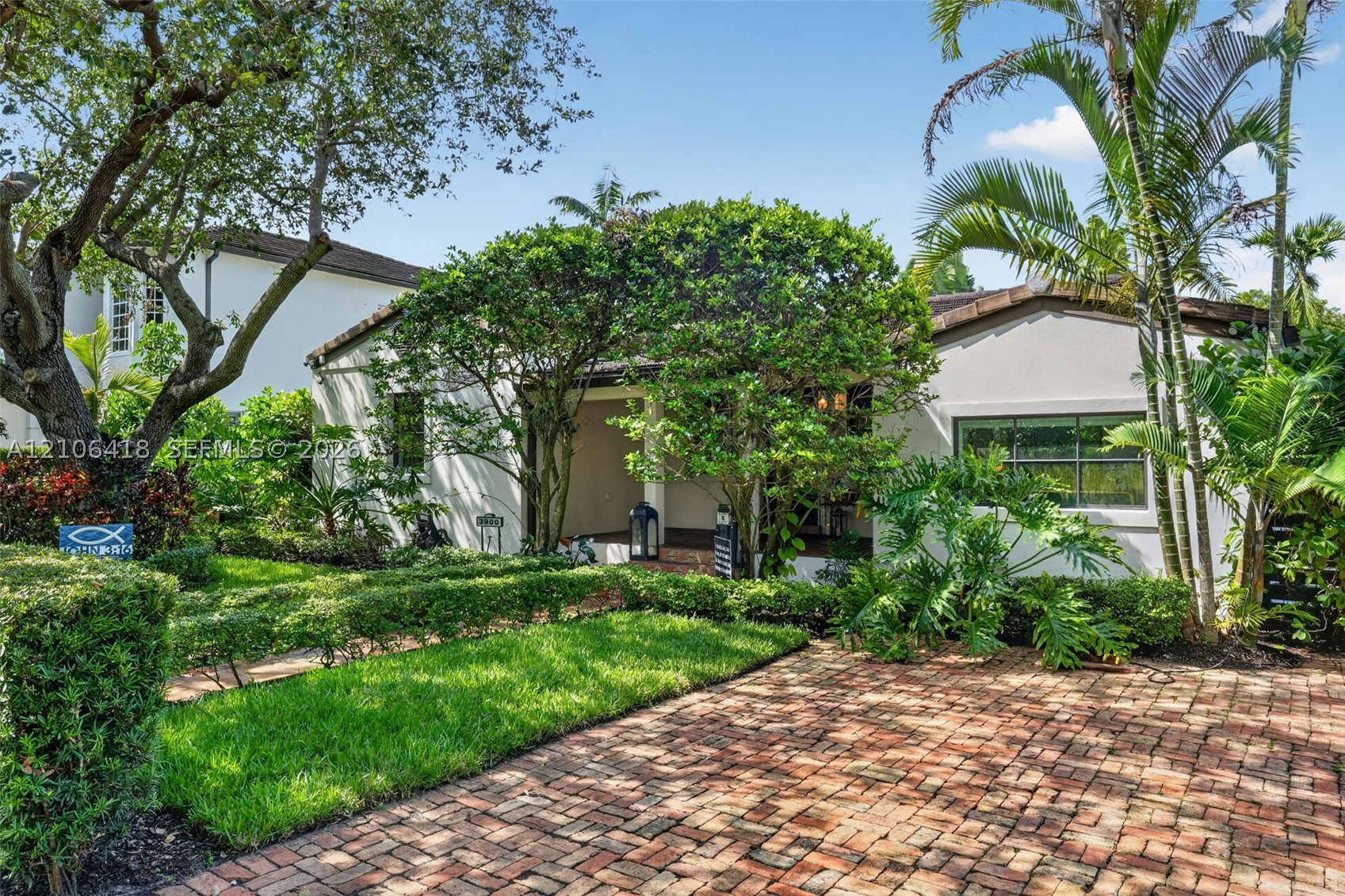 3900 SW 60th Ave Miami, FL 33155