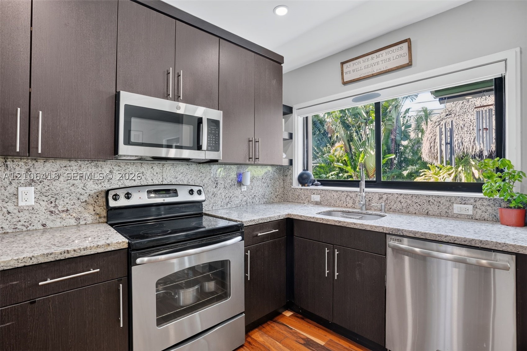 3900 SW 60th Ave Miami, FL 33155