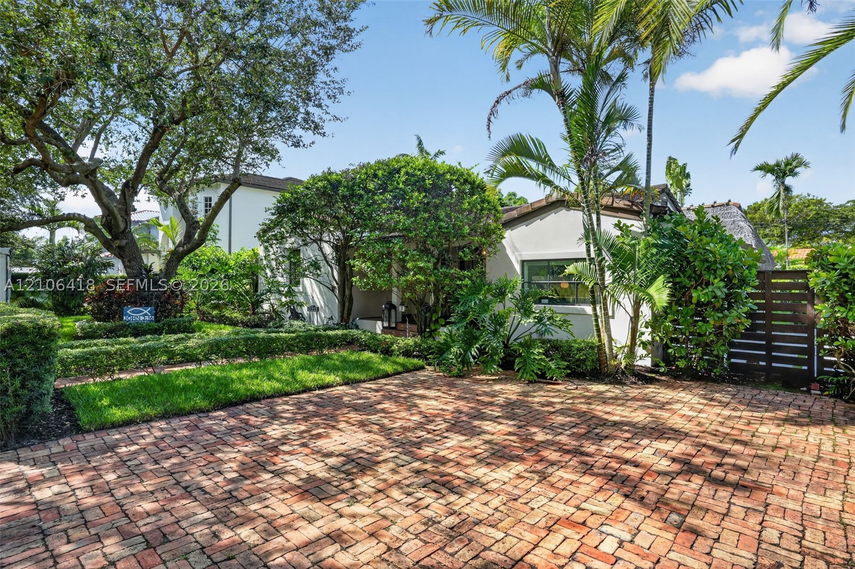 3900 SW 60th Ave Miami, FL 33155