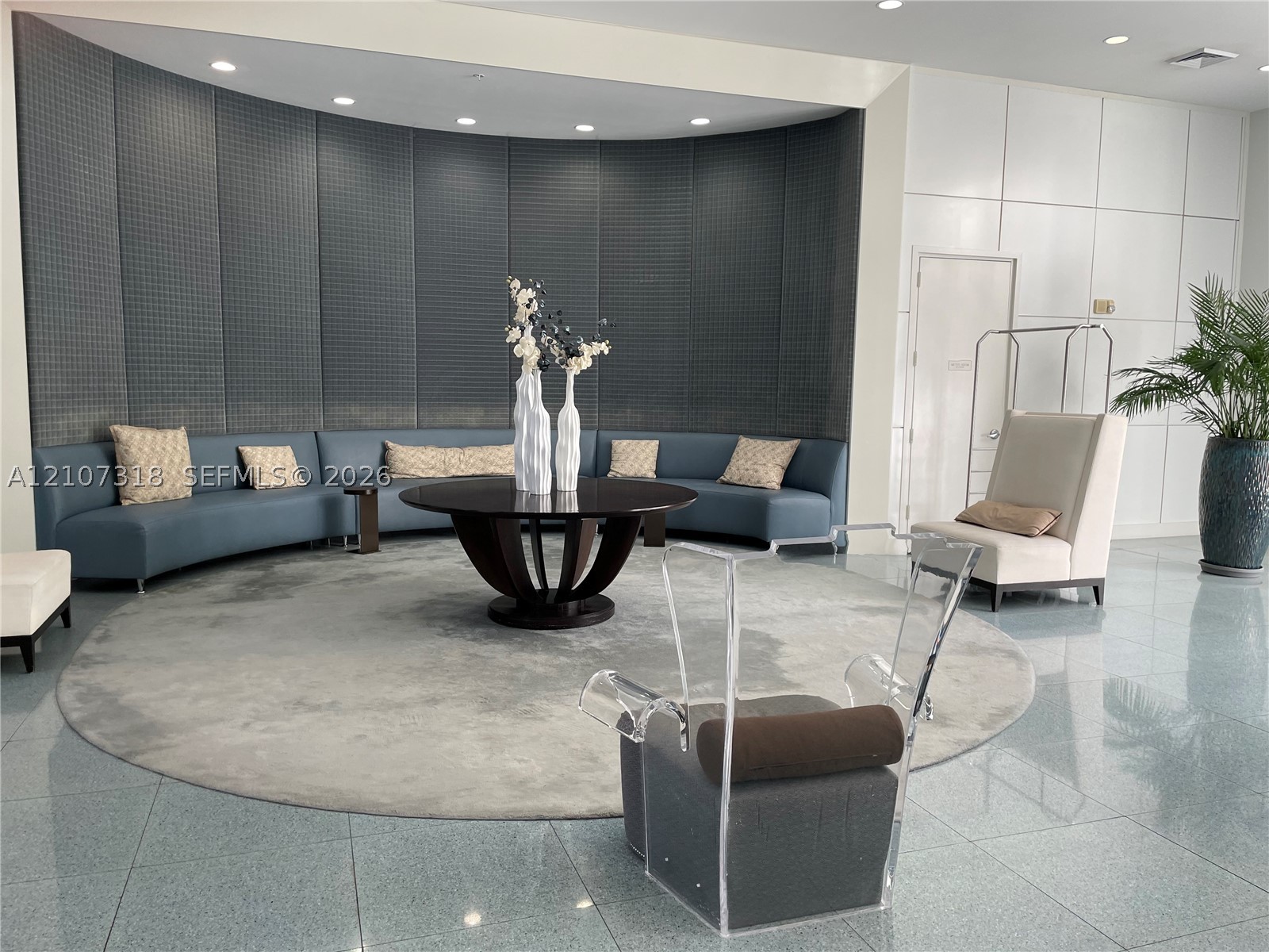 image The Venture at Aventura0