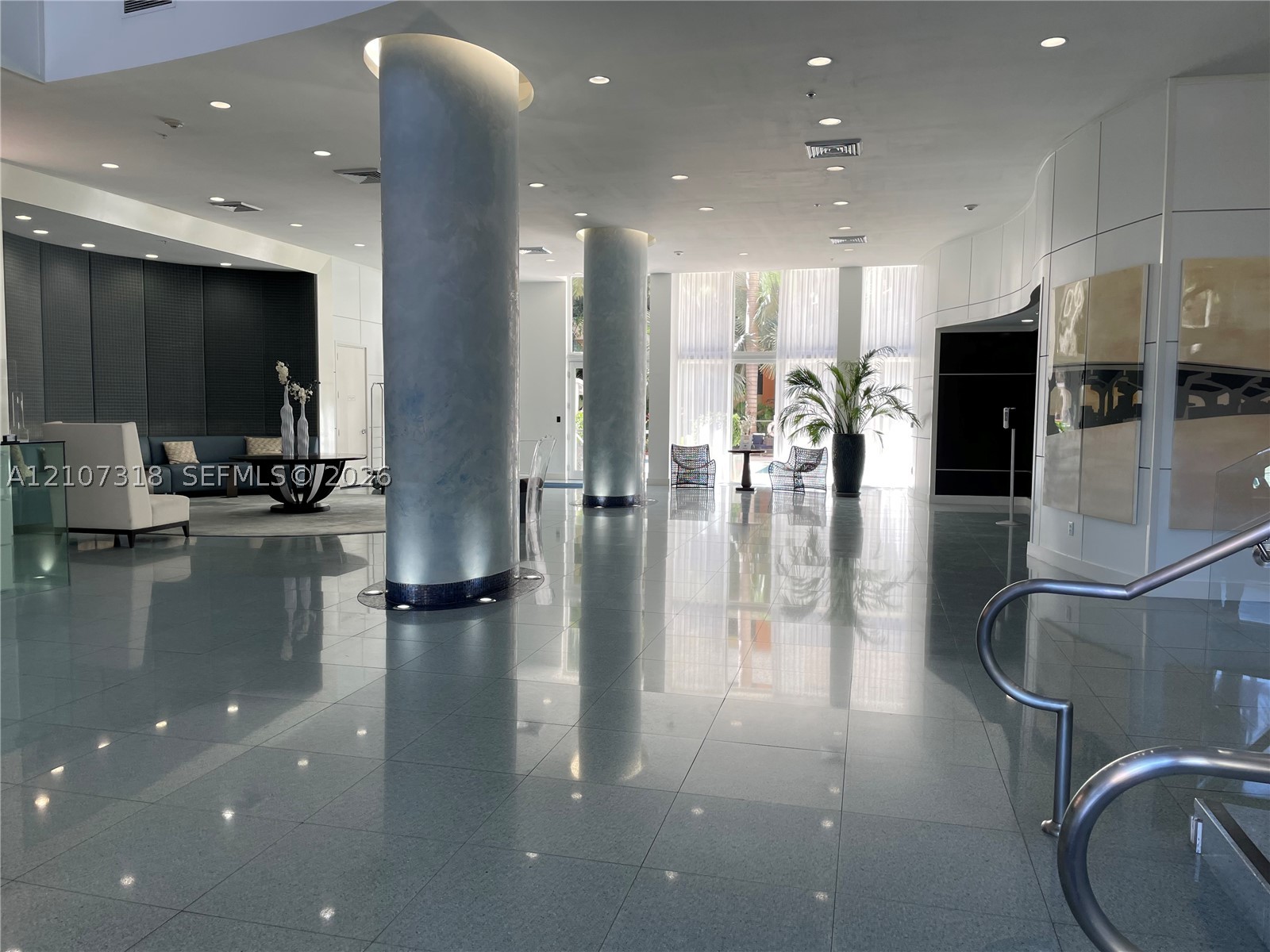 image The Venture at Aventura2
