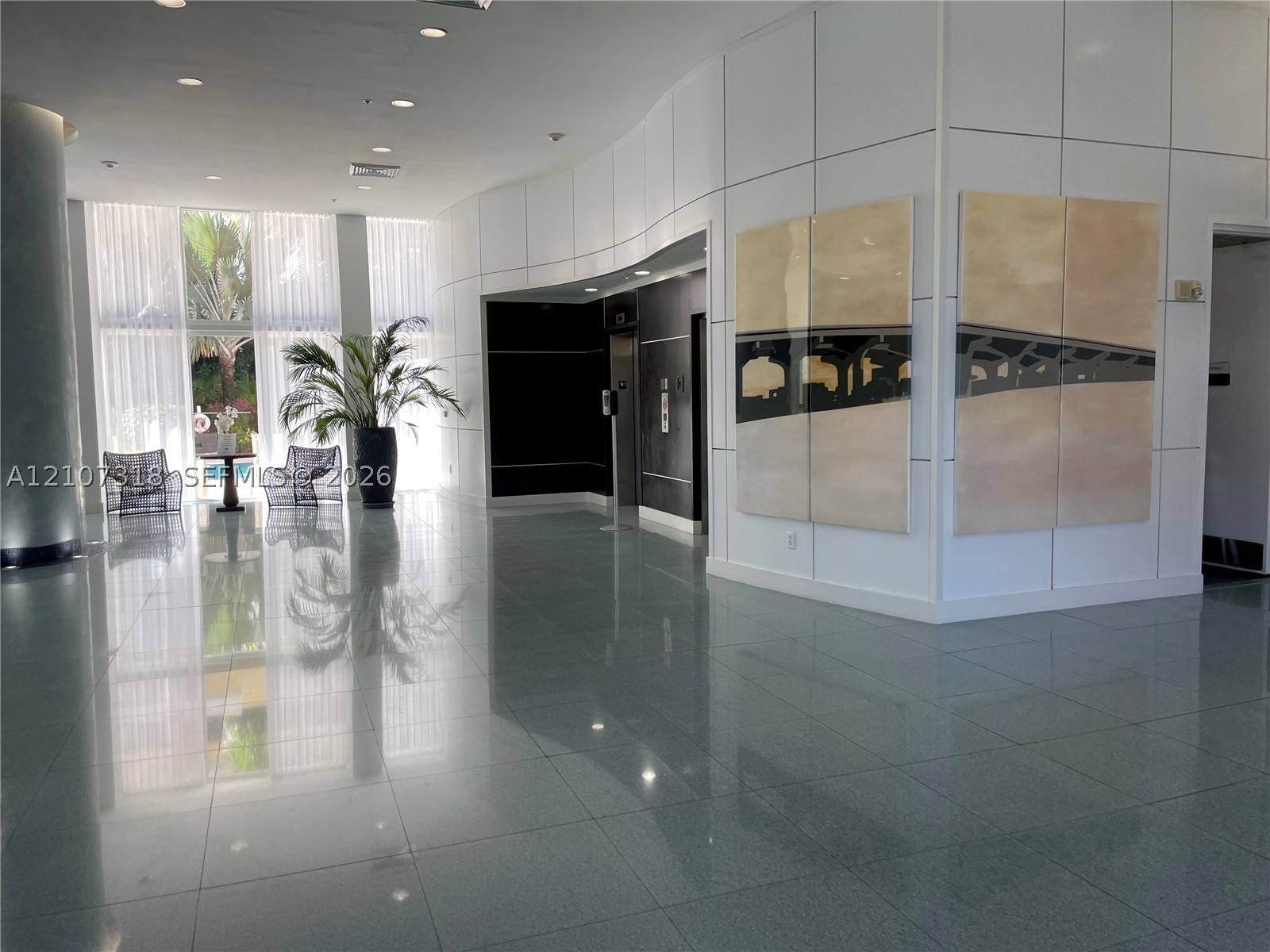 image The Venture at Aventura3