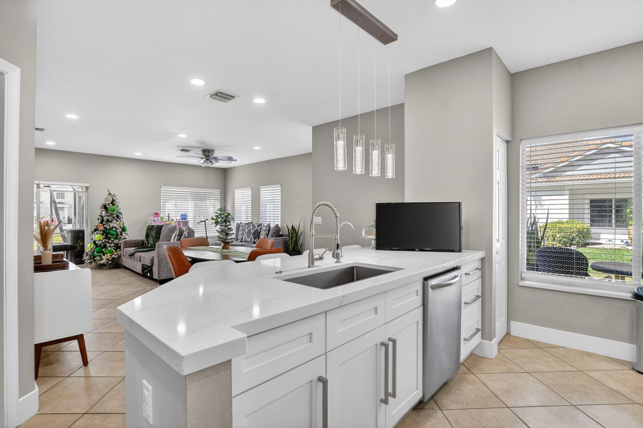 4706 SW 13th Deerfield Beach, FL 33442