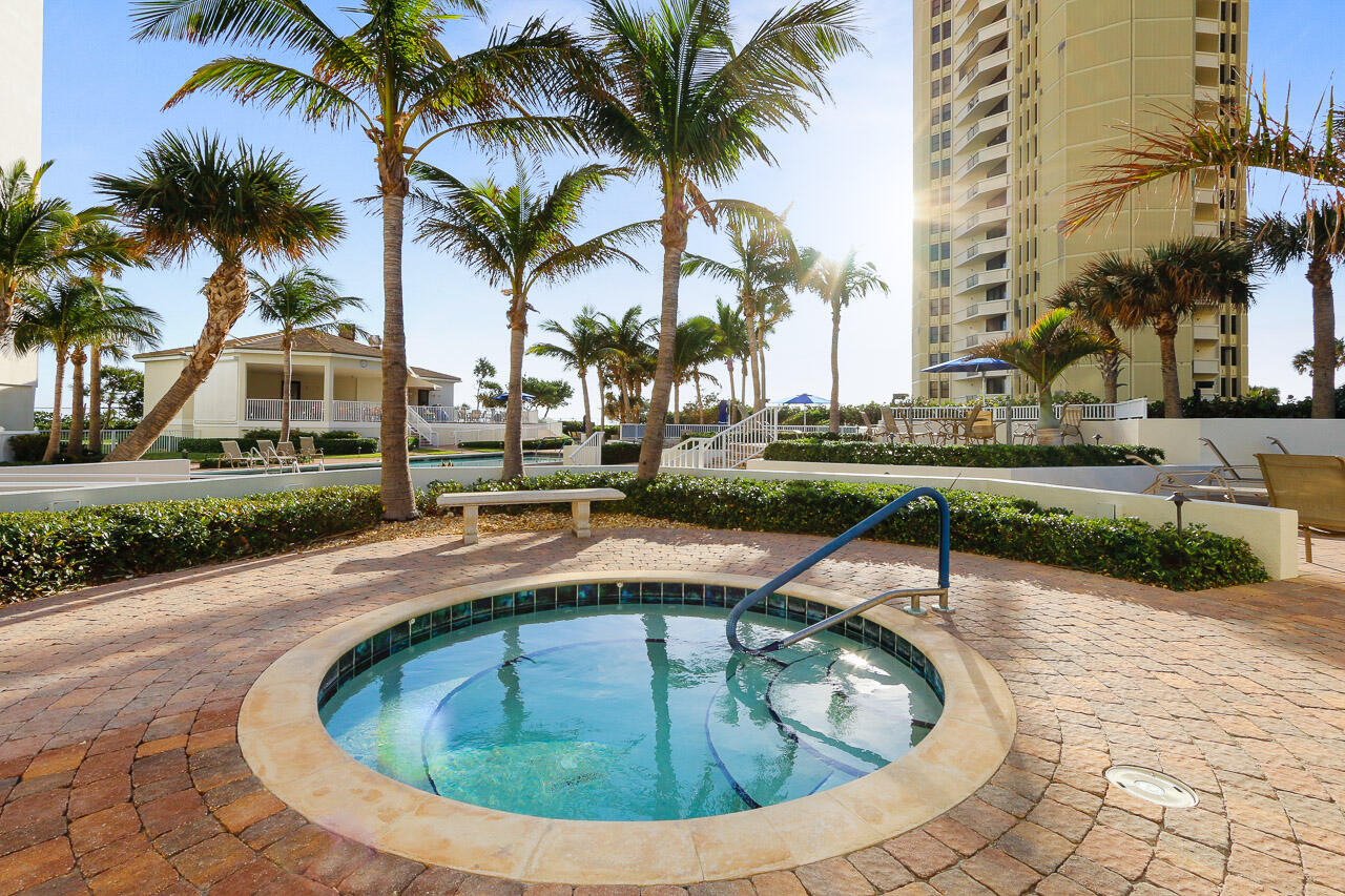 3000 N Ocean #17d Riviera Beach, FL 33404