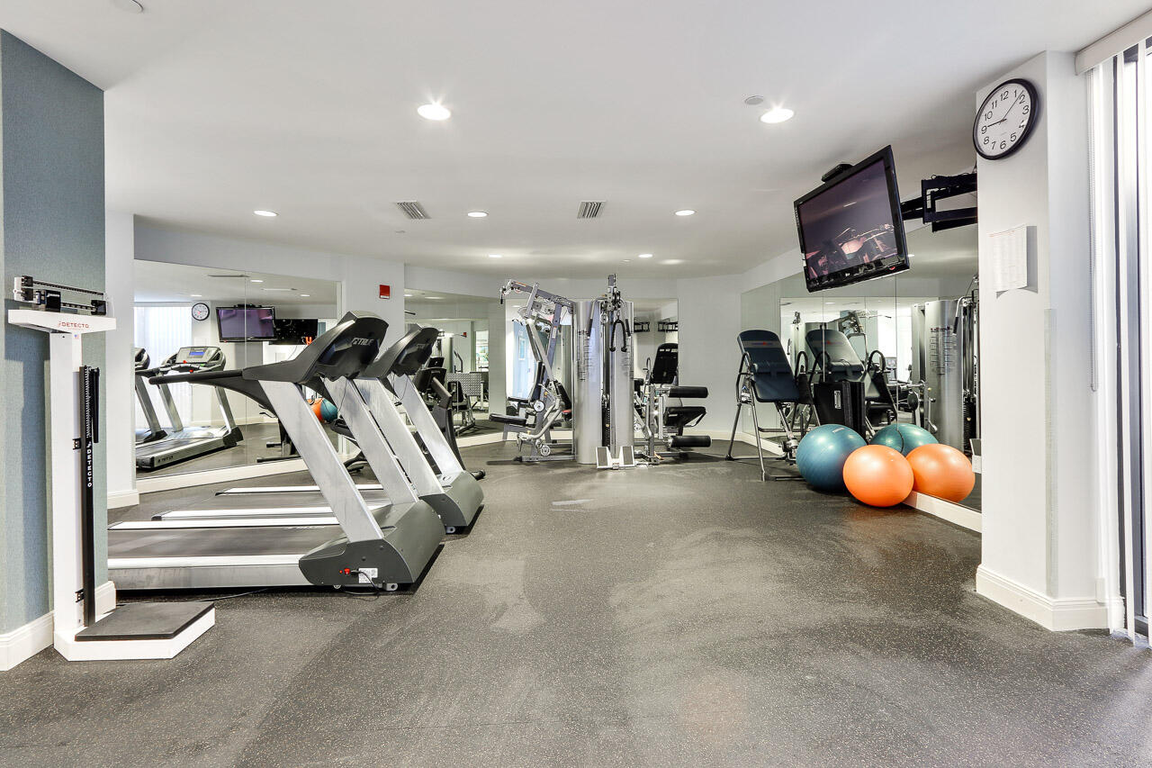 3000 N Ocean #17d Riviera Beach, FL 33404