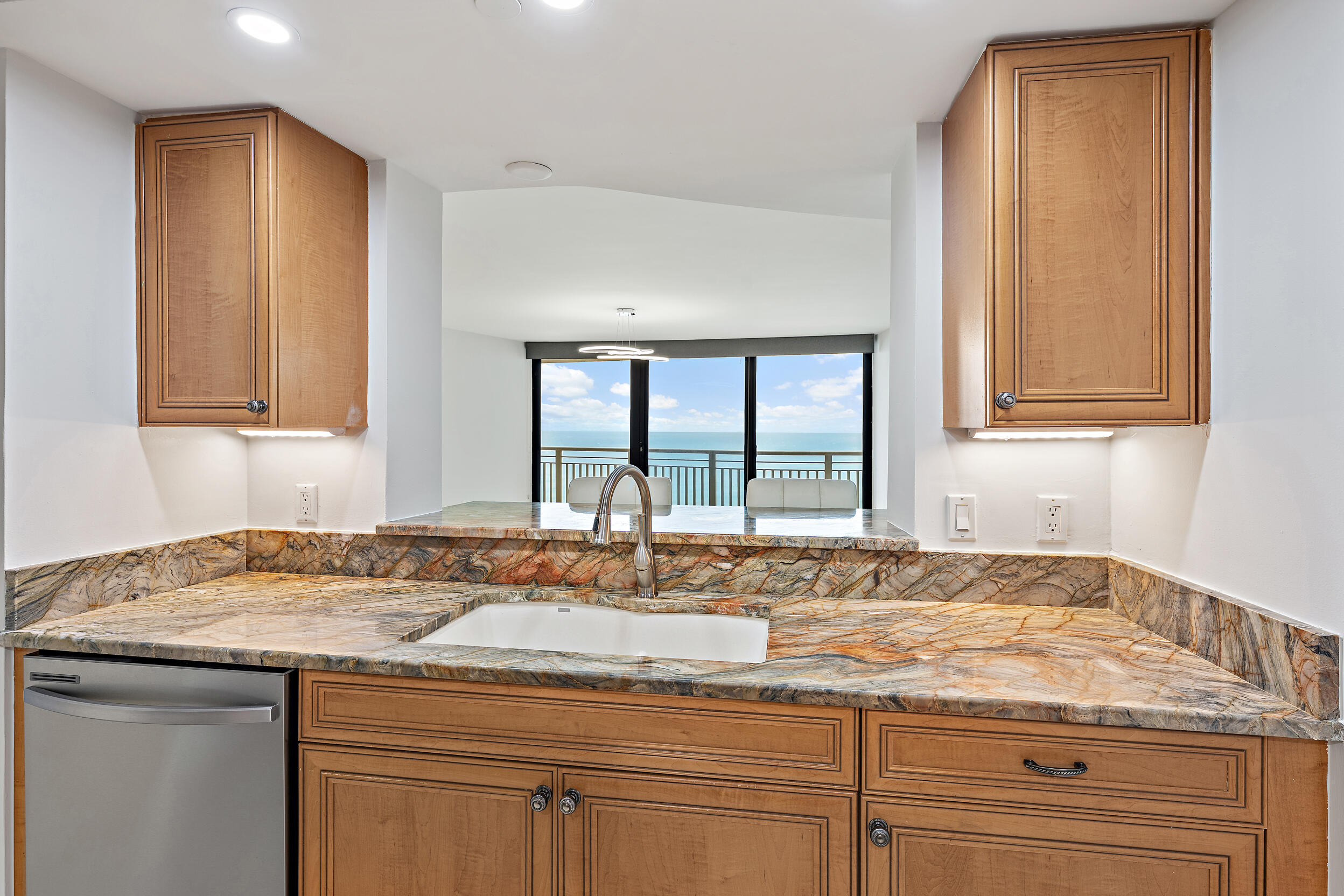 3000 N Ocean #17d Riviera Beach, FL 33404