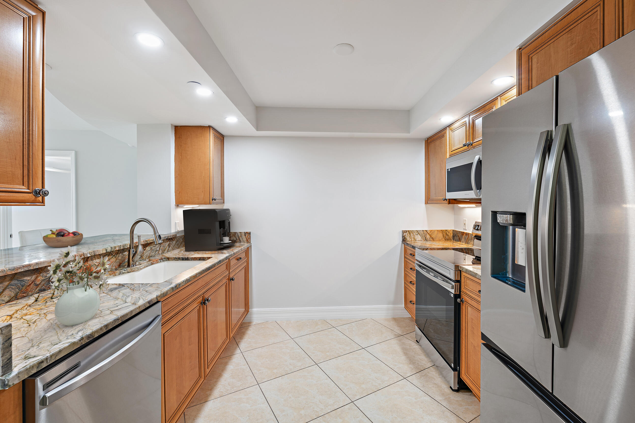 3000 N Ocean #17d Riviera Beach, FL 33404