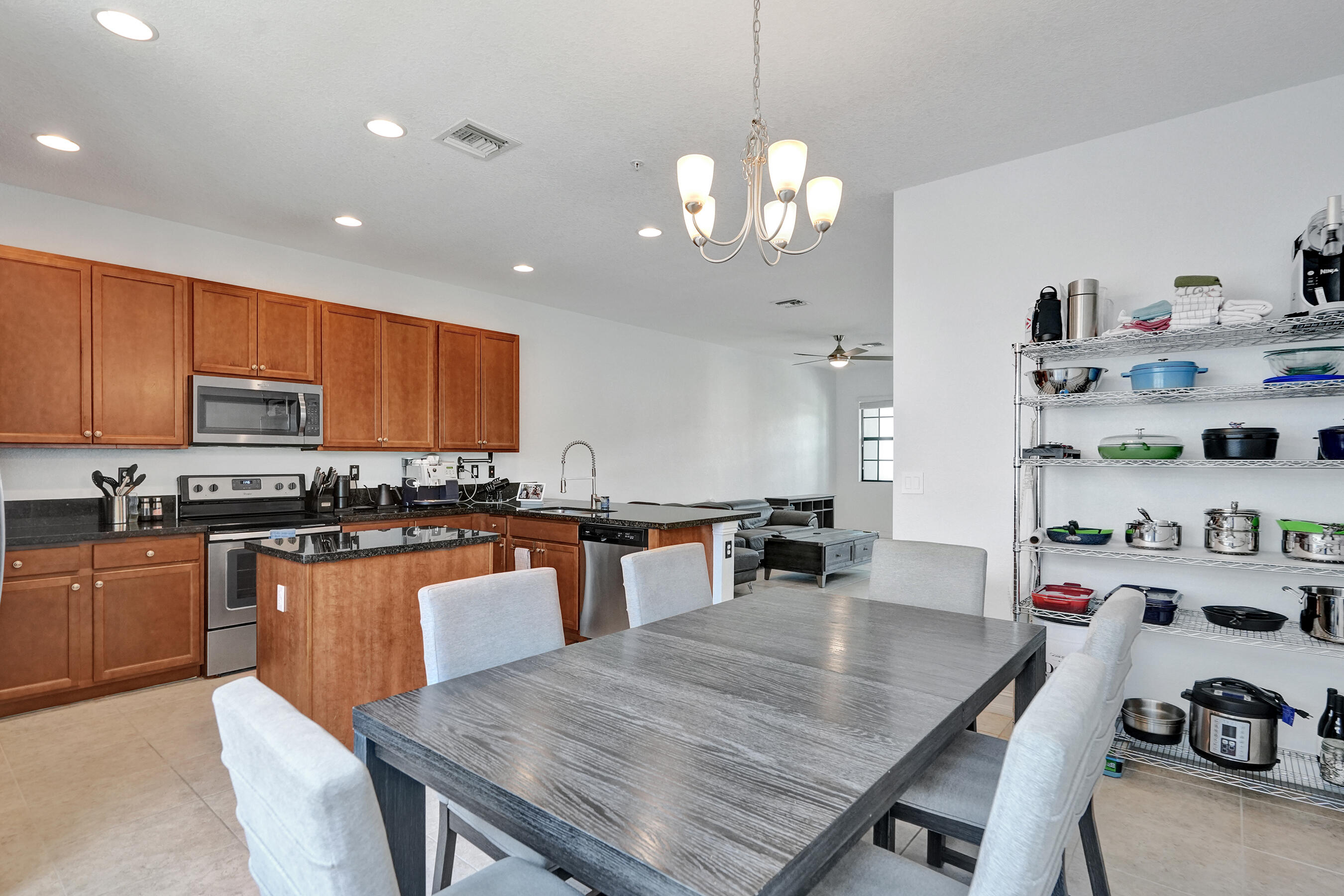 11621 SW 13th Pembroke Pines, FL 33025