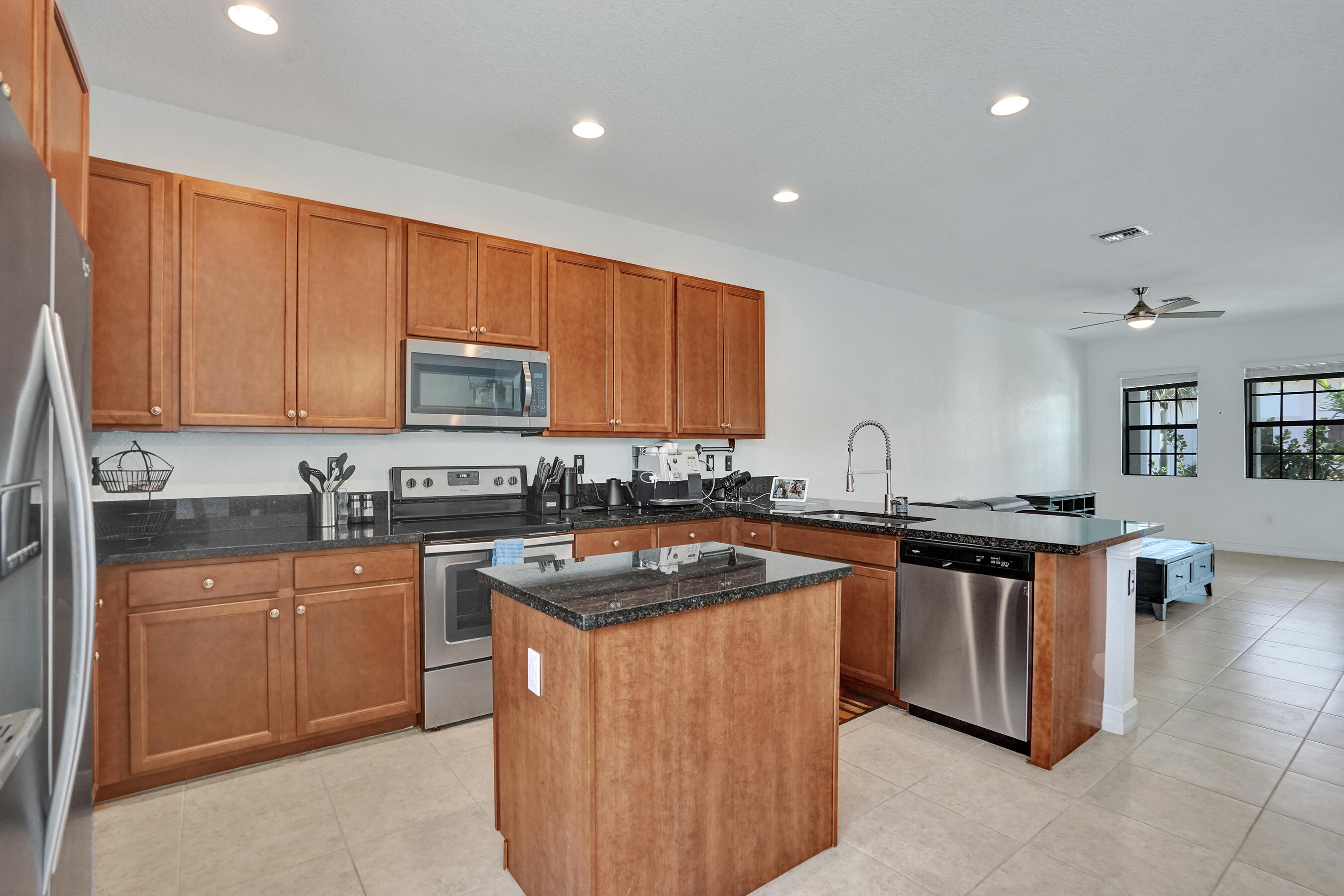 11621 SW 13th Pembroke Pines, FL 33025