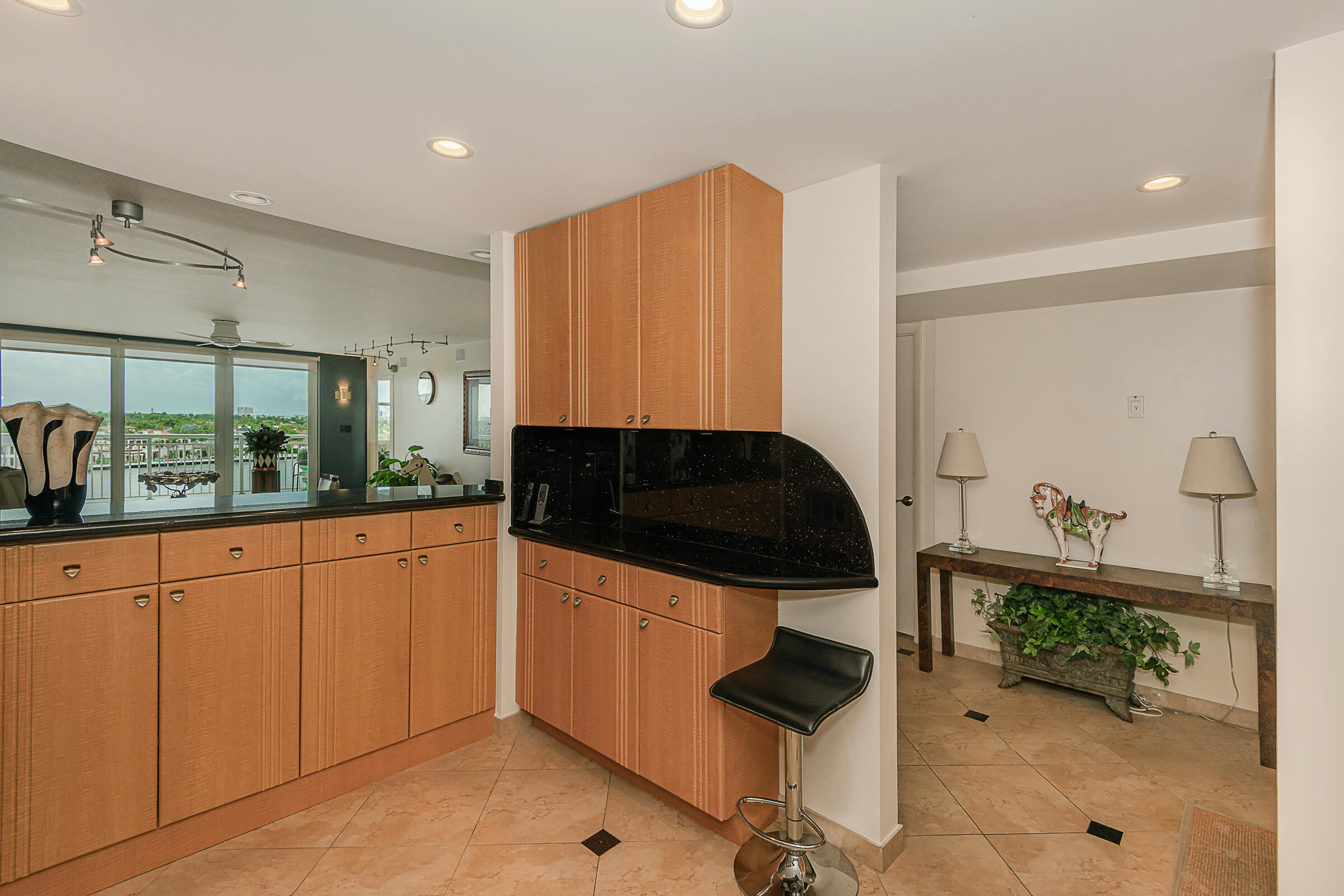 511 Bayshore #707 Fort Lauderdale, FL 33304