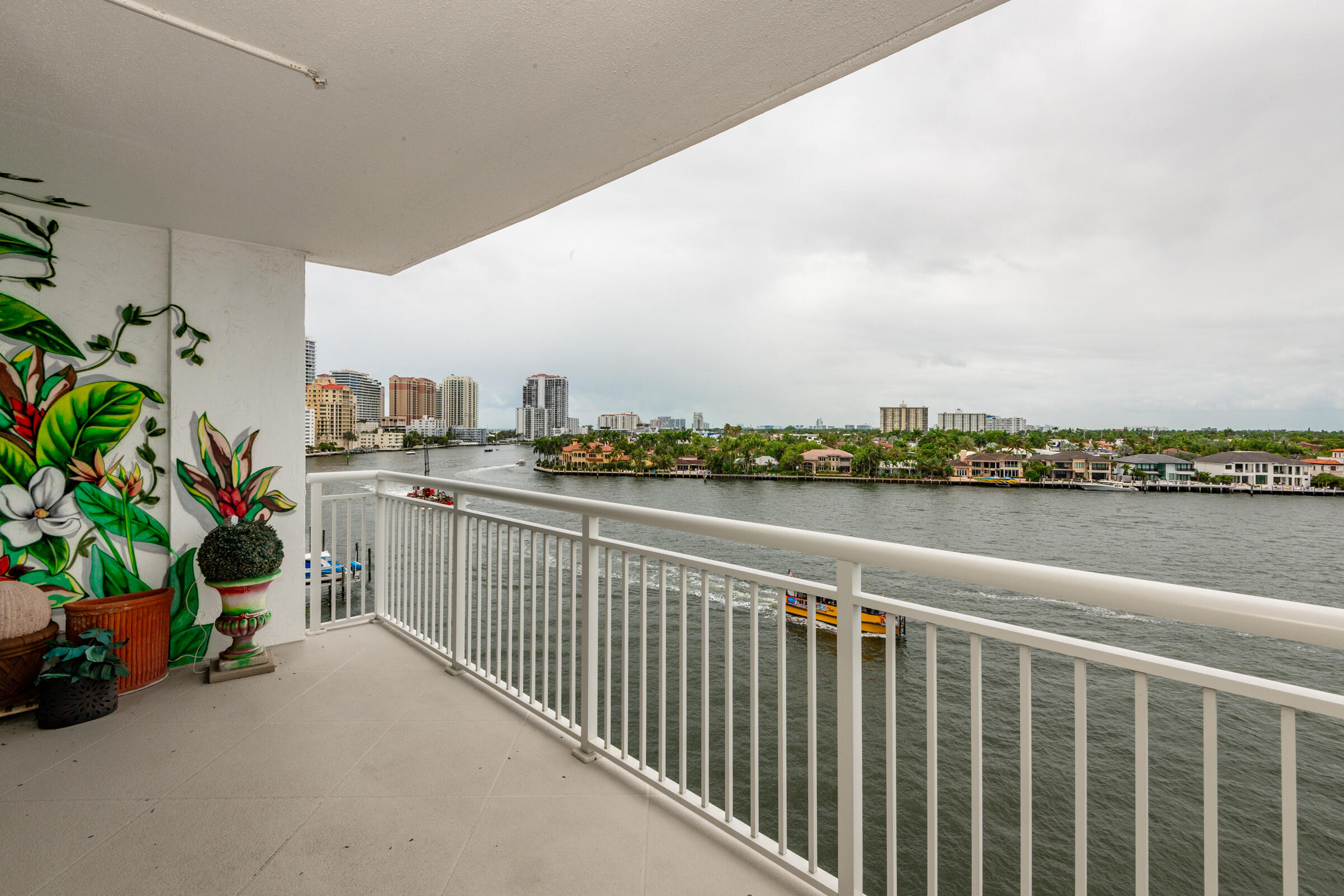 511 Bayshore #707 Fort Lauderdale, FL 33304