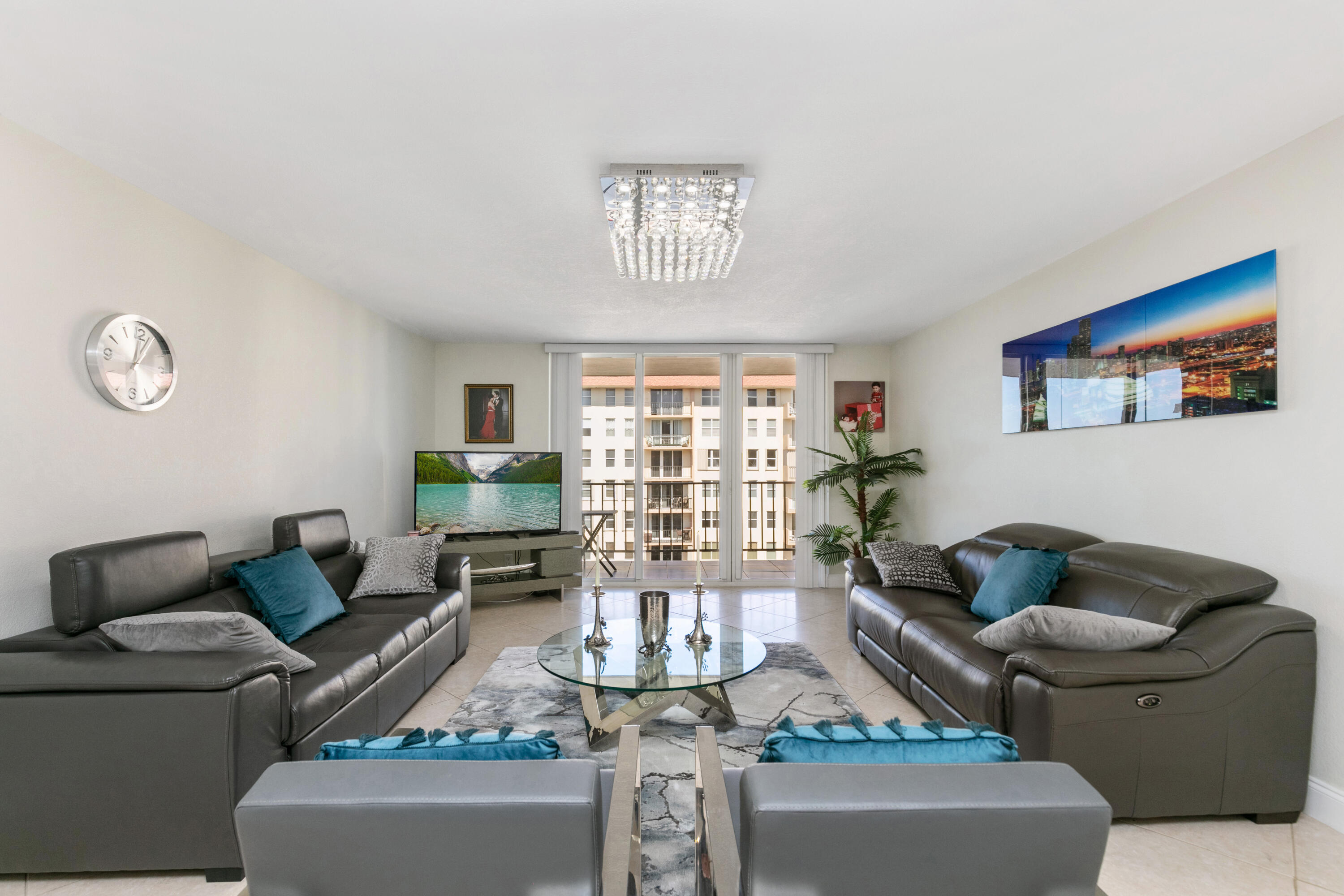 1147 Hillsboro Mile #803