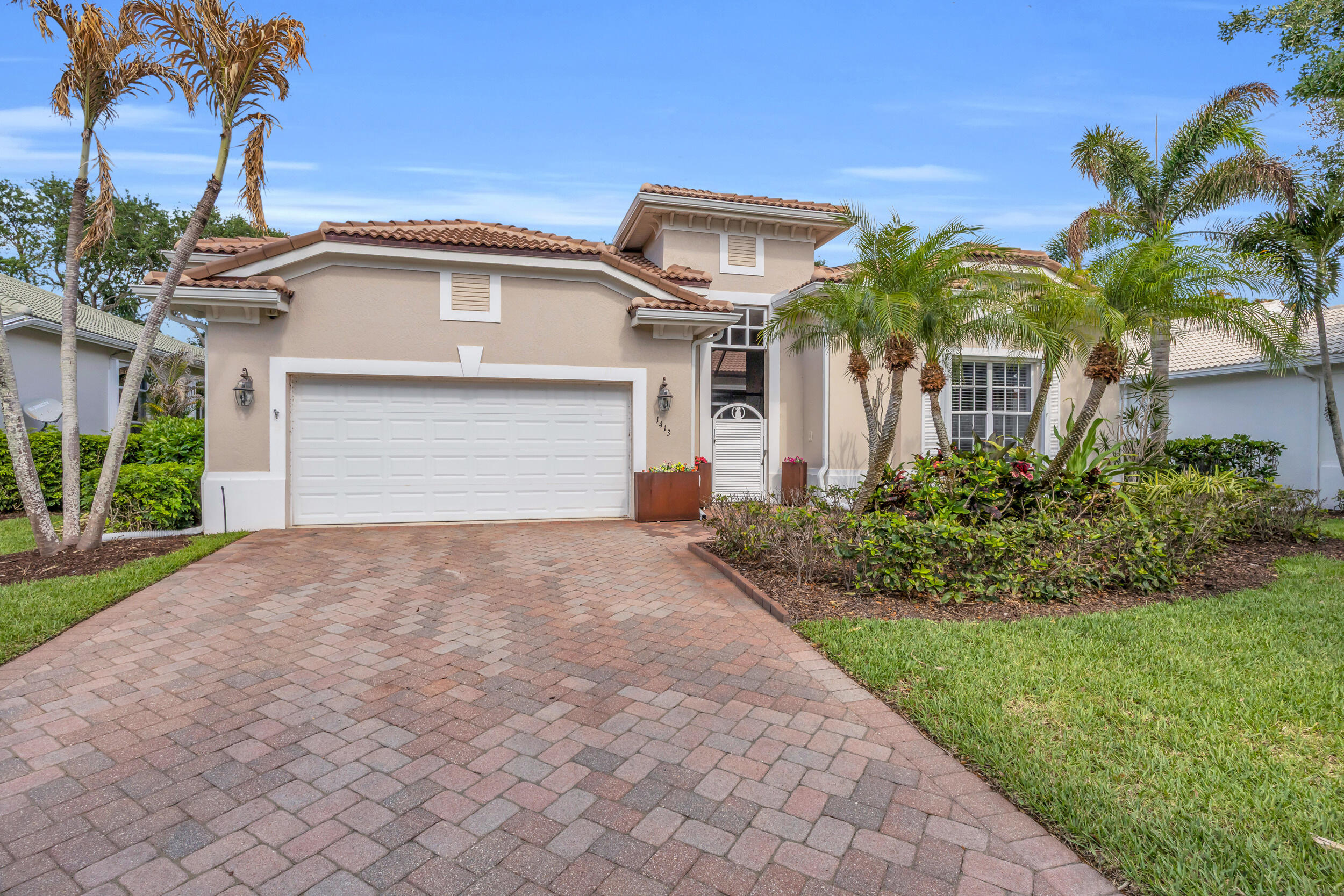 1413 W Island Clb