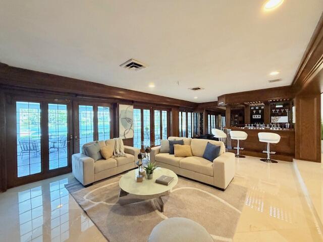 57 Cayuga Sea Ranch Lakes, FL 33308