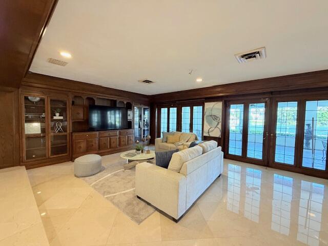 57 Cayuga Sea Ranch Lakes, FL 33308