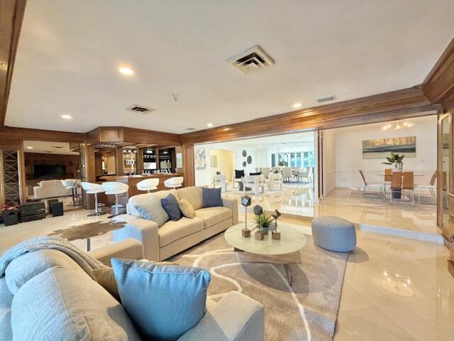 57 Cayuga Sea Ranch Lakes, FL 33308
