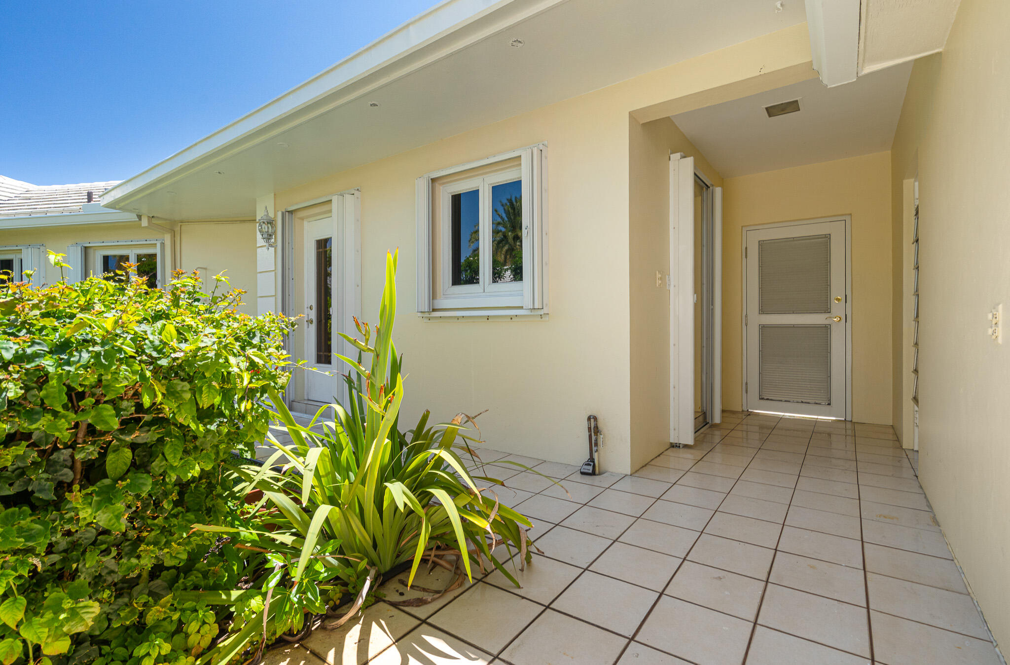 57 Cayuga Sea Ranch Lakes, FL 33308