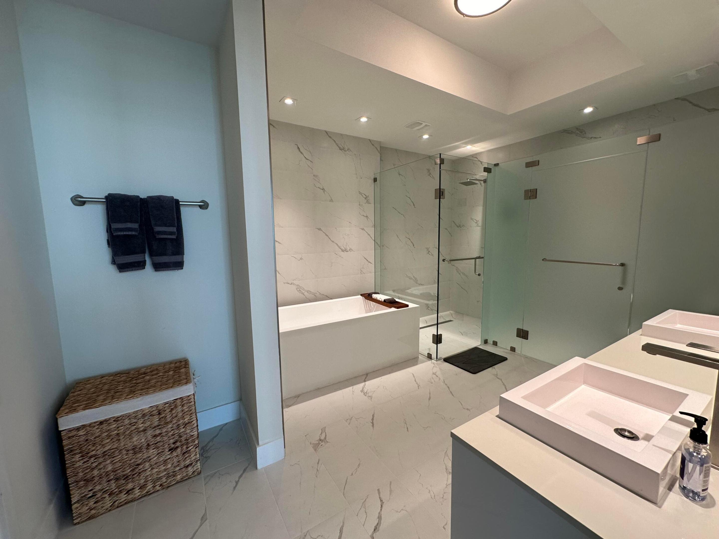 3100 N Ocean #H-1701 Riviera Beach, FL 33404