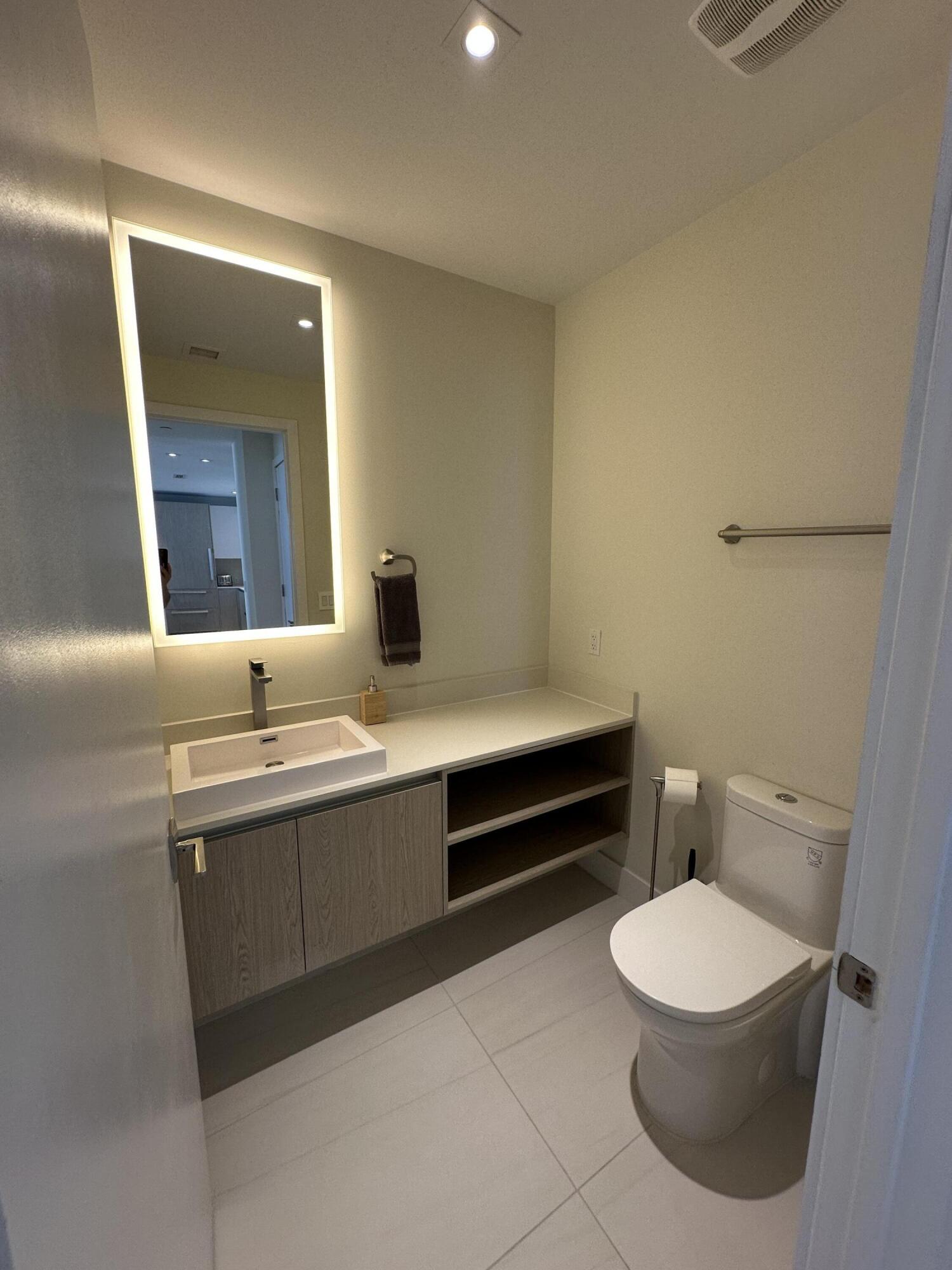 3100 N Ocean #H-1701 Riviera Beach, FL 33404