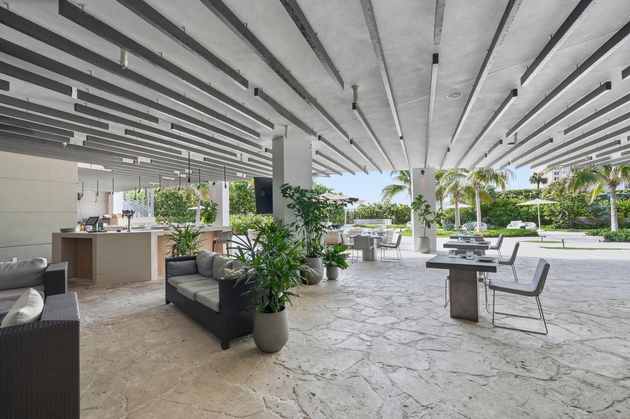 3100 N Ocean #H-1701 Riviera Beach, FL 33404