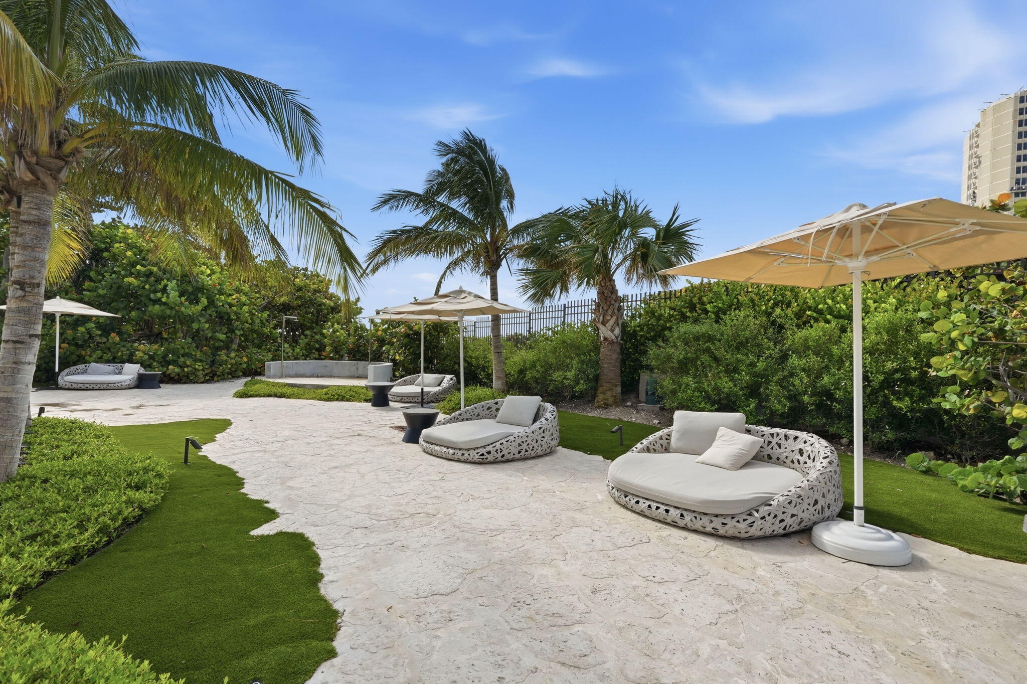 3100 N Ocean #H-1701 Riviera Beach, FL 33404