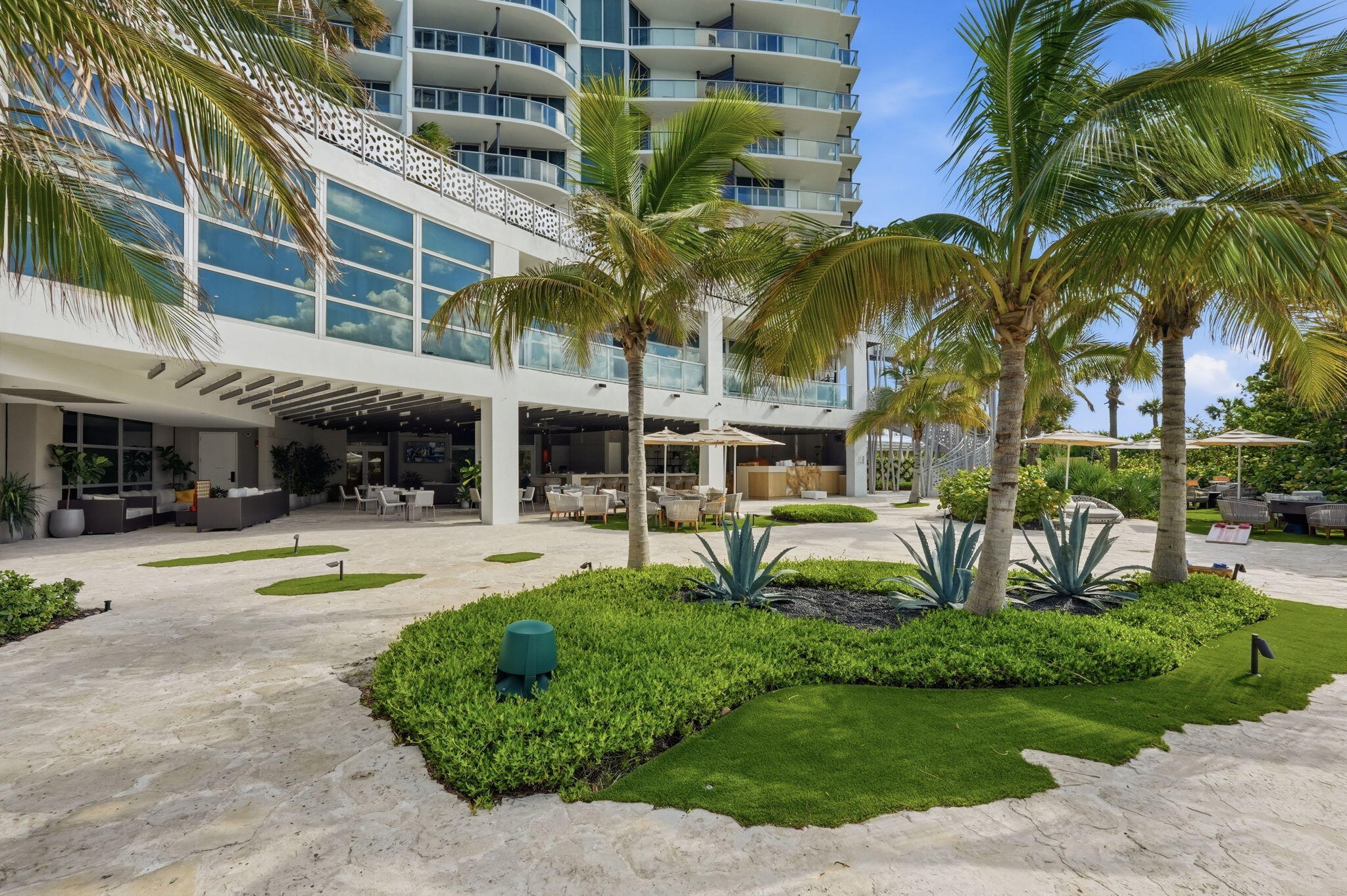 3100 N Ocean #H-1701 Riviera Beach, FL 33404