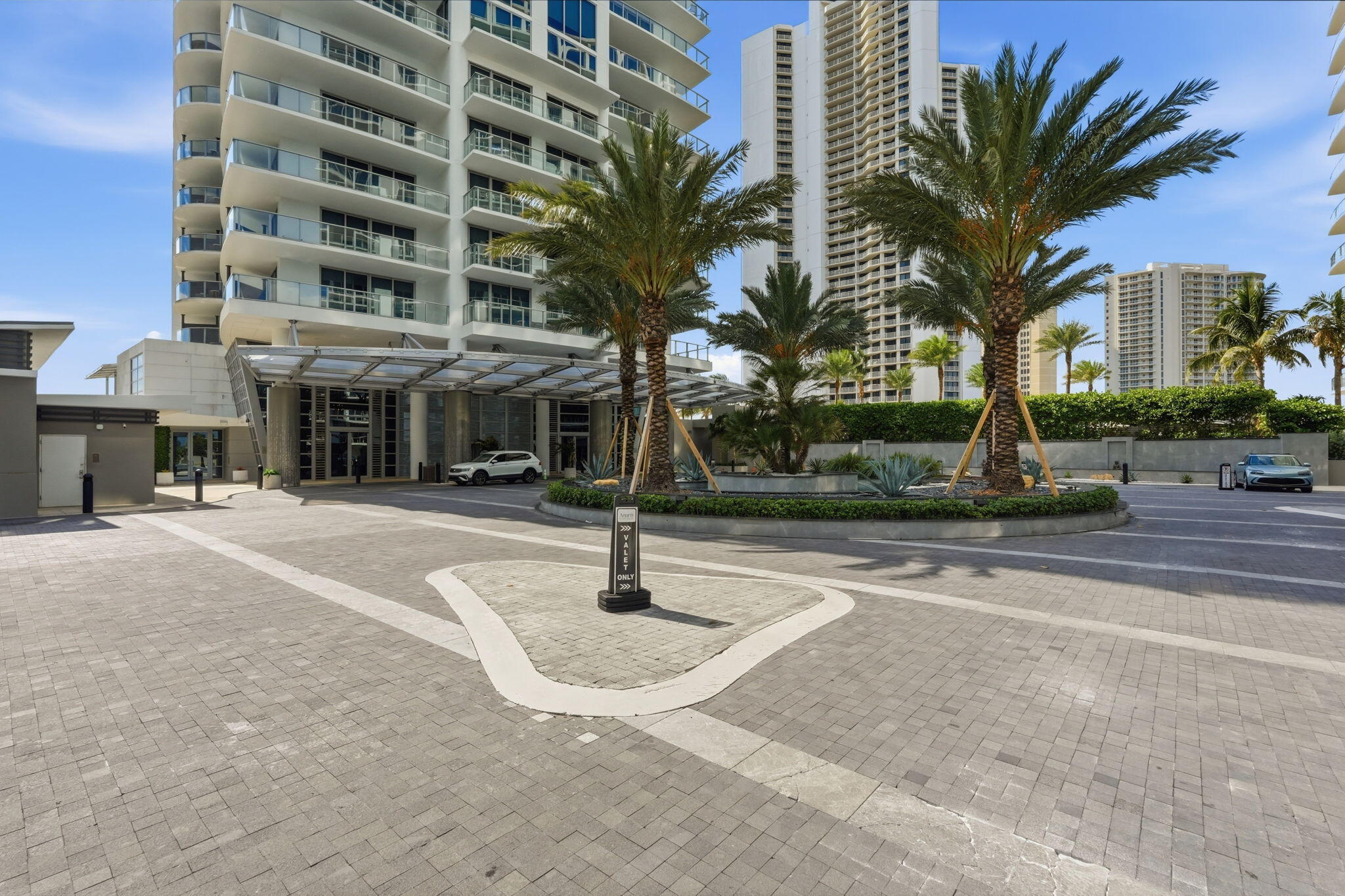 3100 N Ocean #H-1701 Riviera Beach, FL 33404