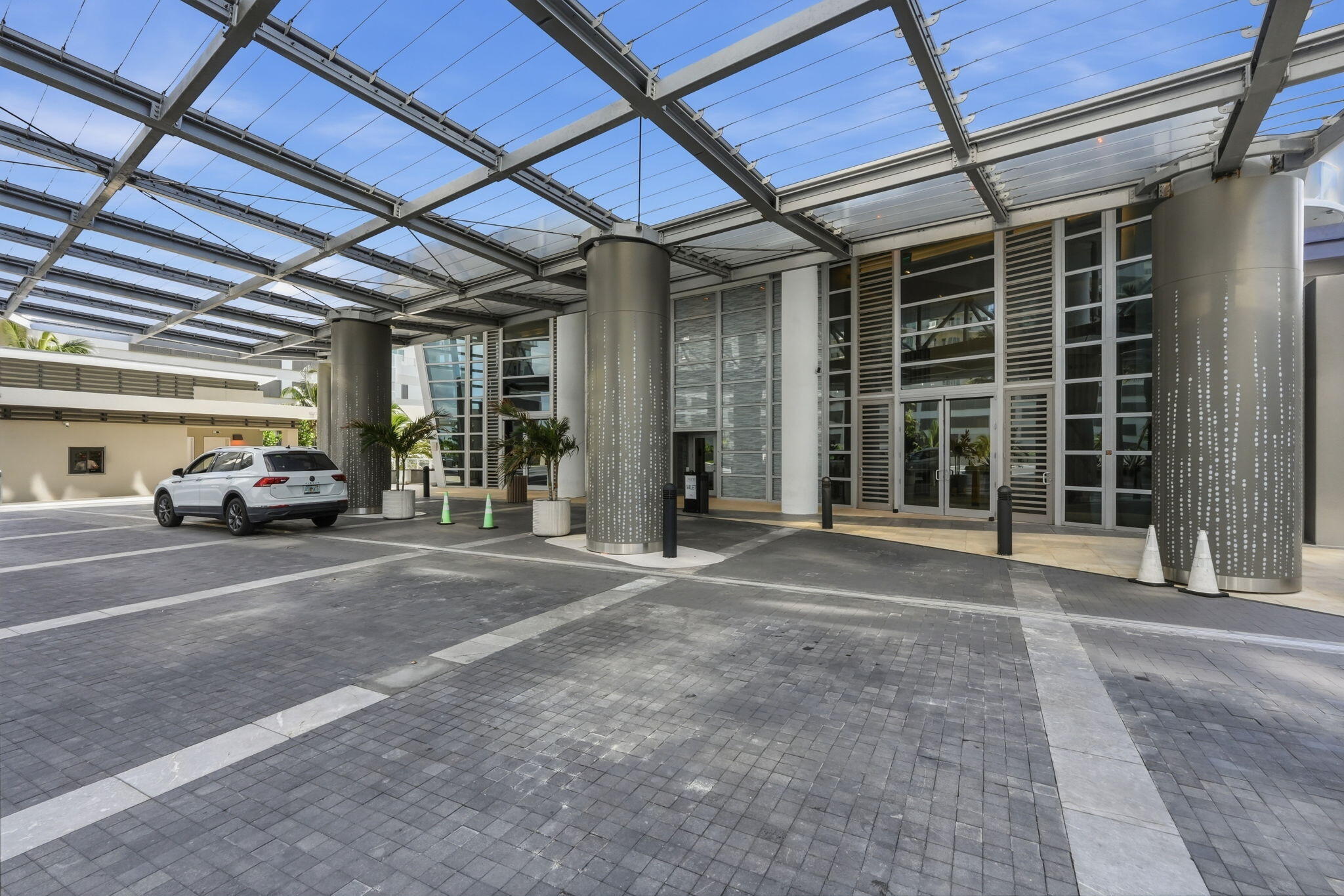 3100 N Ocean #H-1701 Riviera Beach, FL 33404
