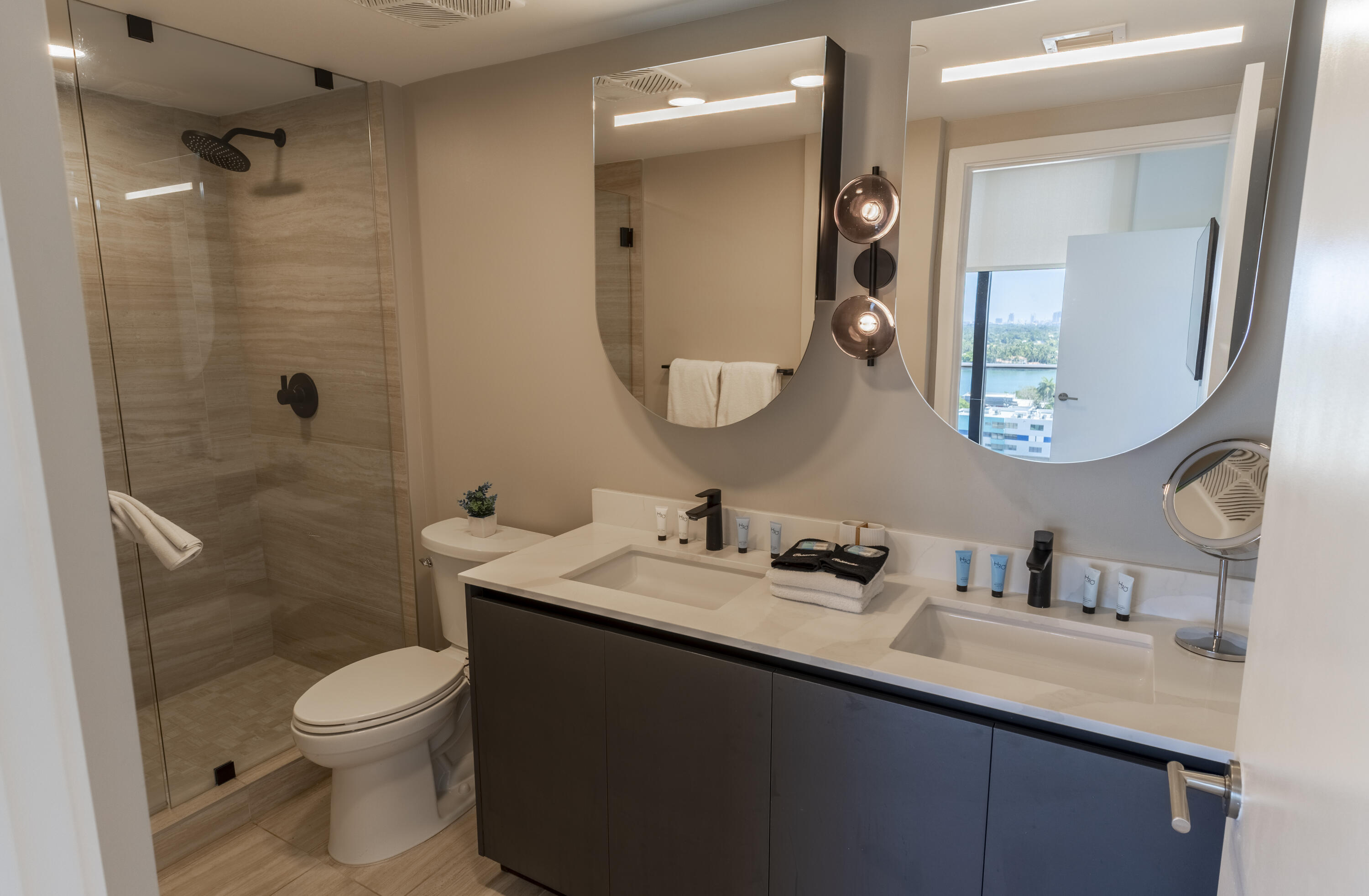 580 72nd #1102 Miami Beach, FL 33141