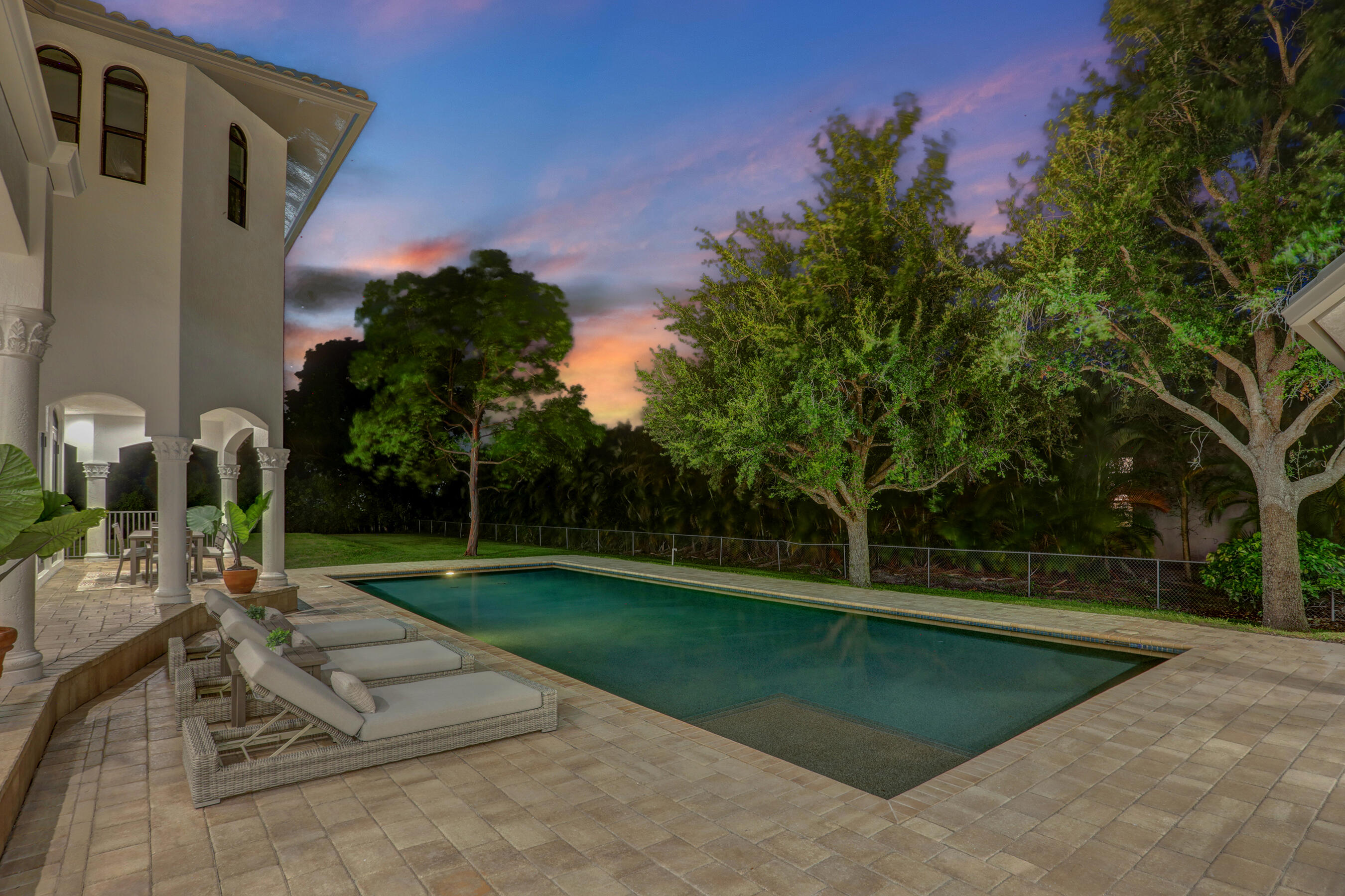 11600 NW 8th Plantation, FL 33325