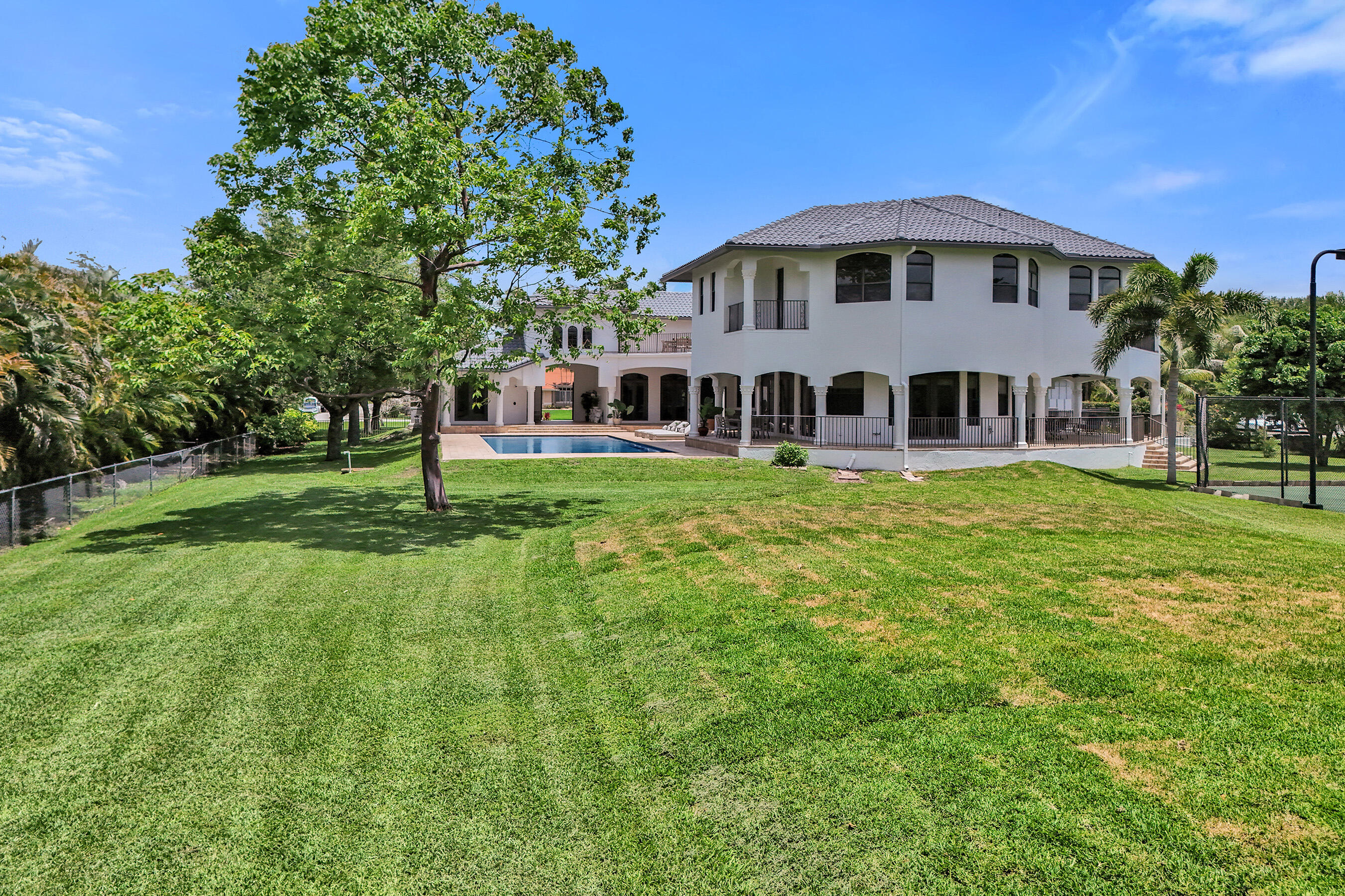 11600 NW 8th Plantation, FL 33325
