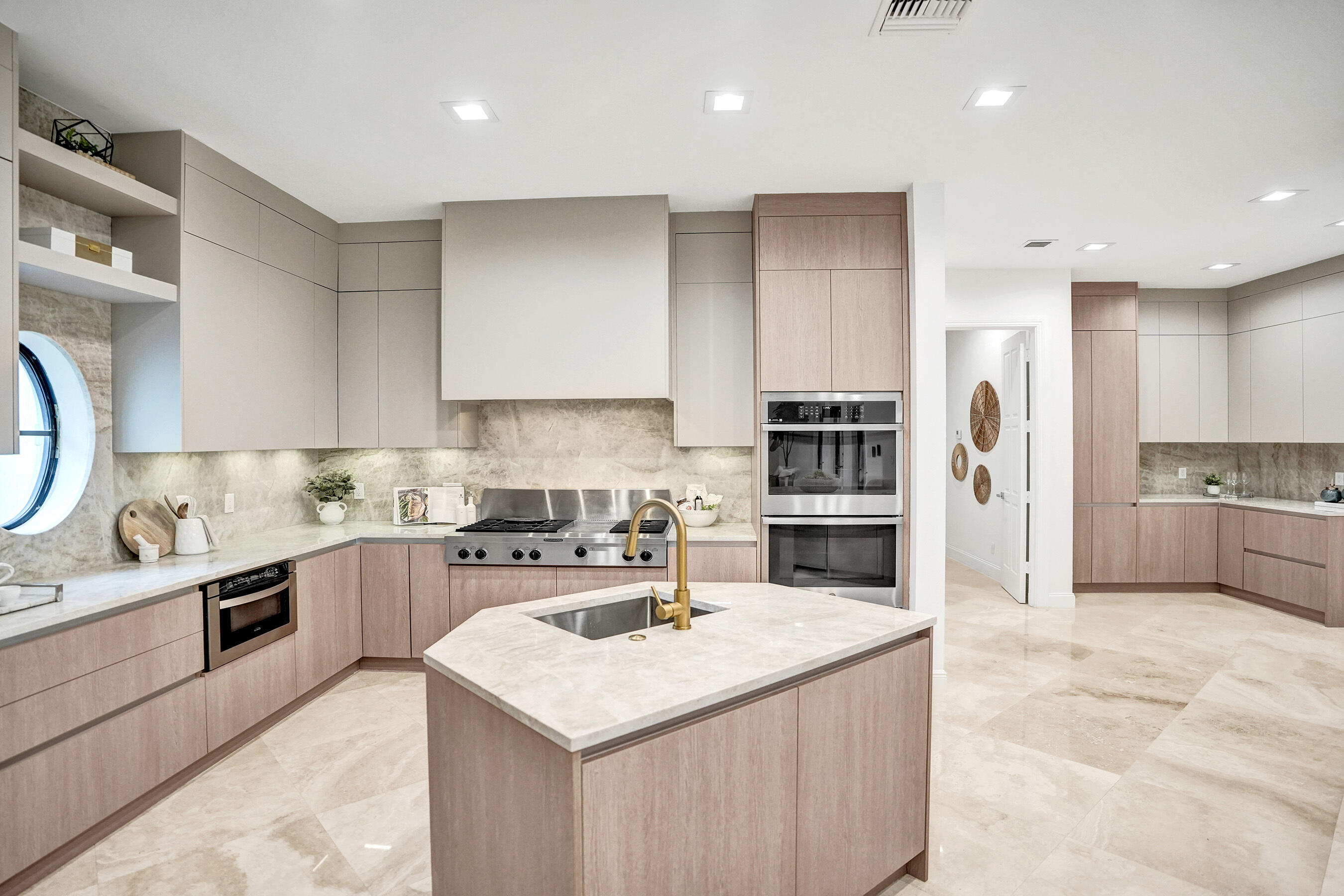 11600 NW 8th Plantation, FL 33325