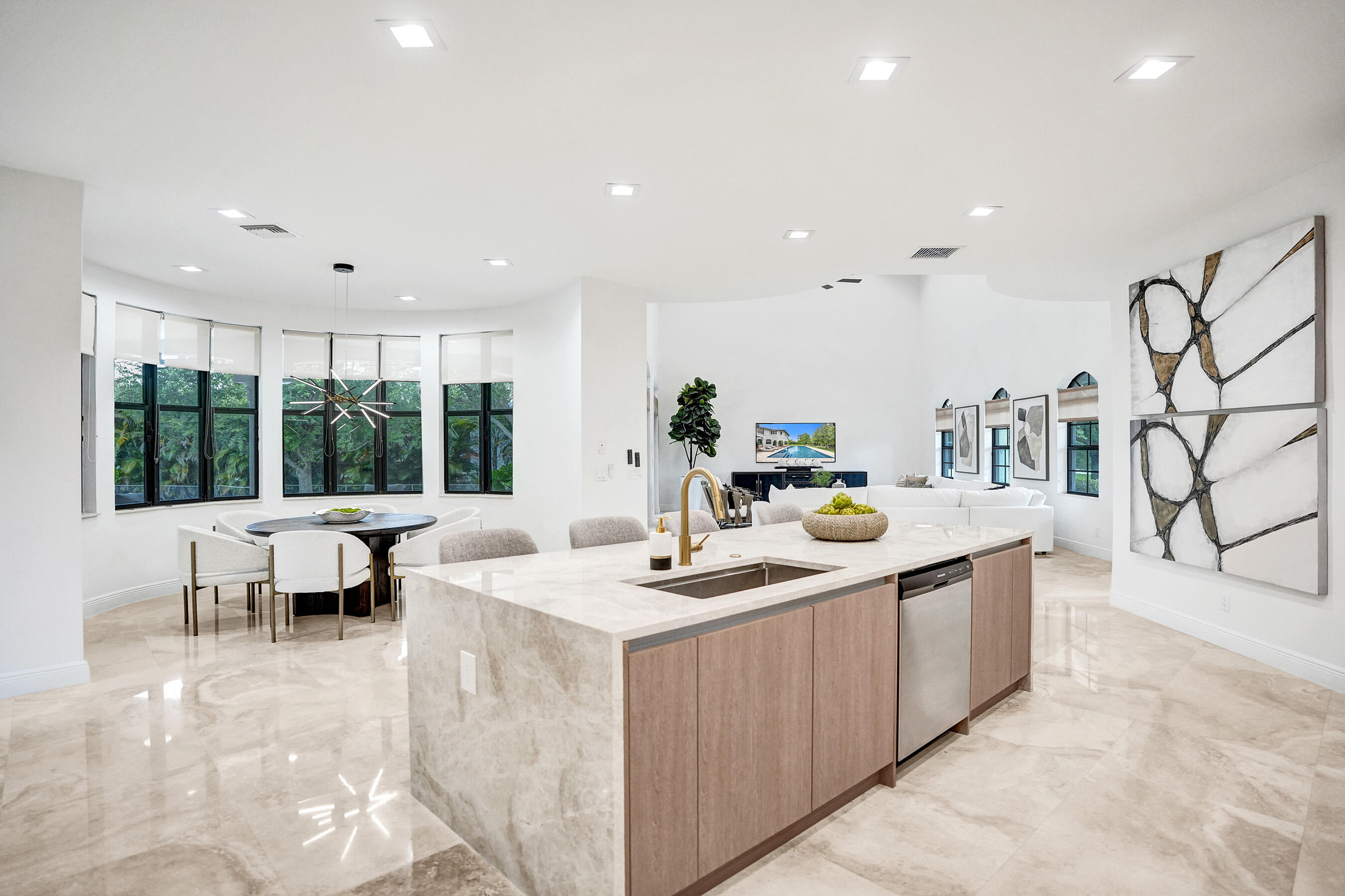 11600 NW 8th Plantation, FL 33325