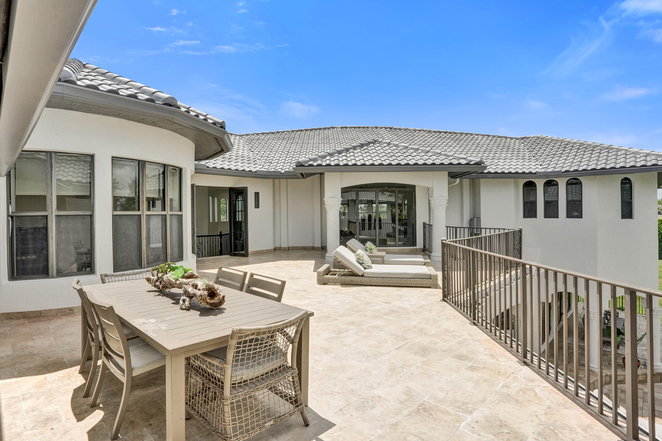 11600 NW 8th Plantation, FL 33325