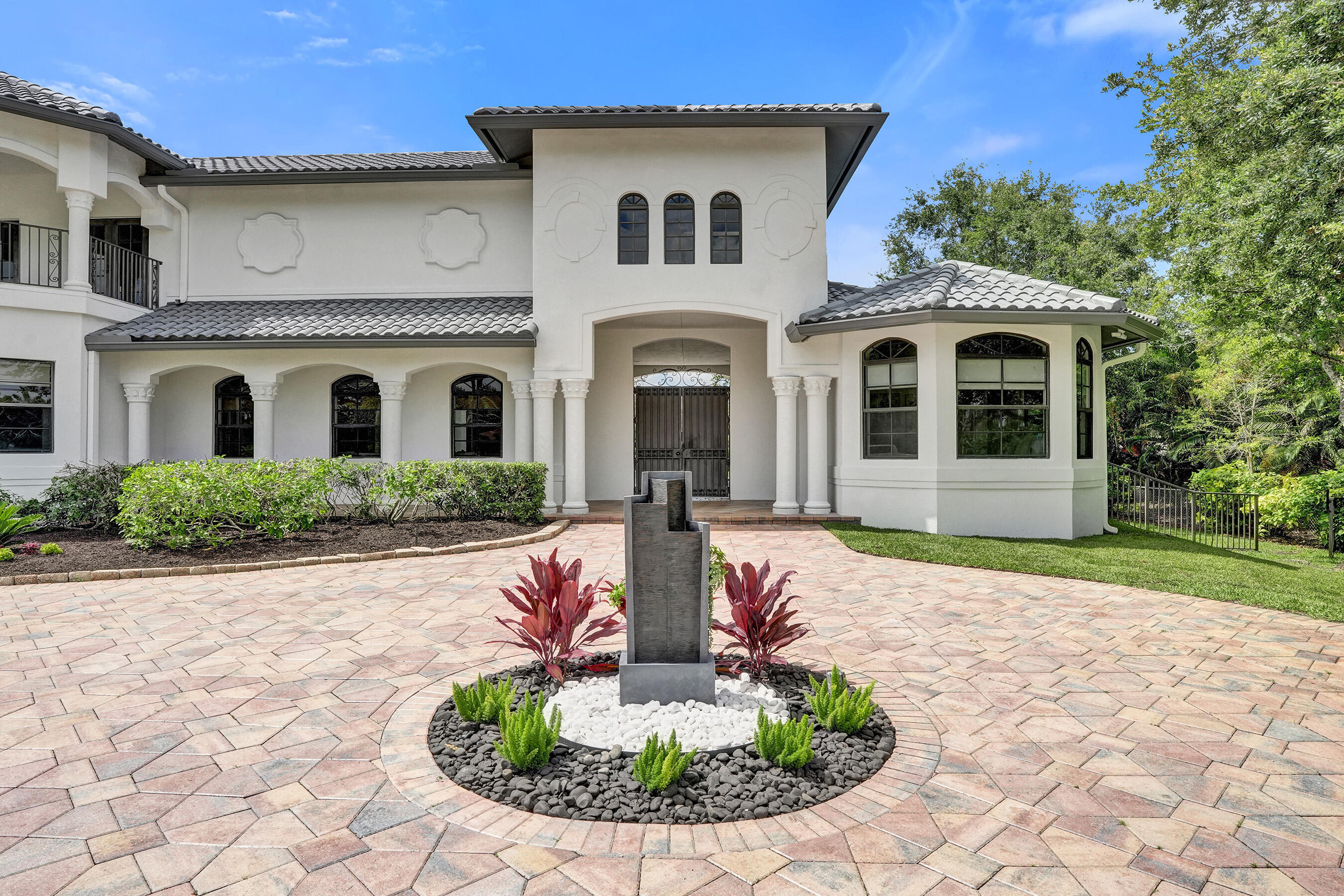 11600 NW 8th Plantation, FL 33325