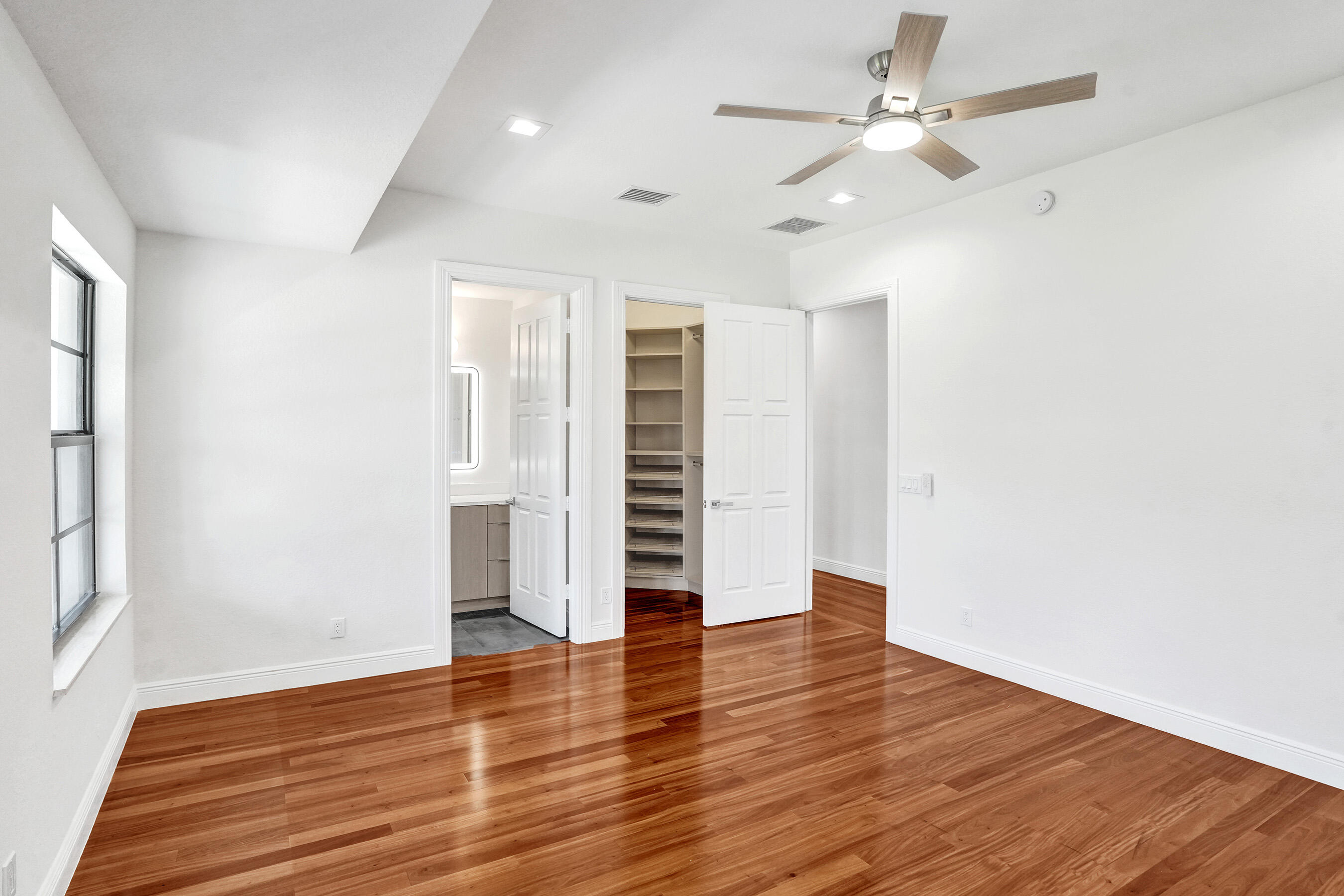 11600 NW 8th Plantation, FL 33325