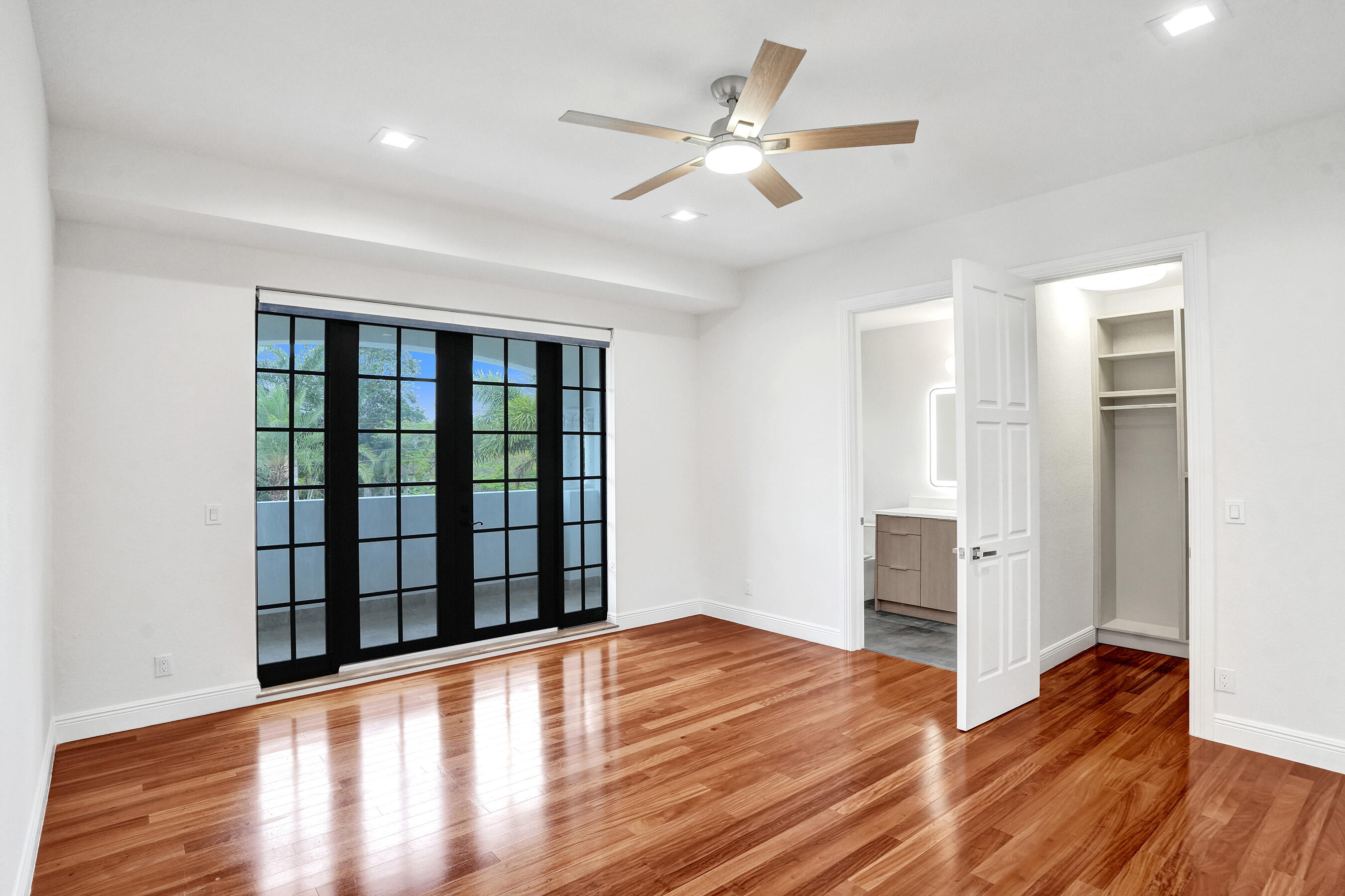 11600 NW 8th Plantation, FL 33325