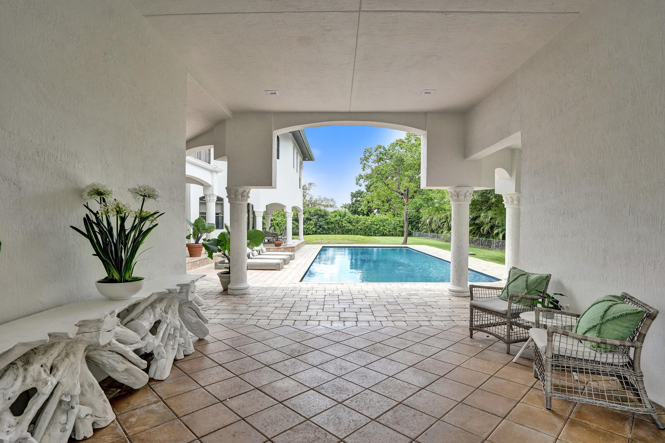 11600 NW 8th Plantation, FL 33325