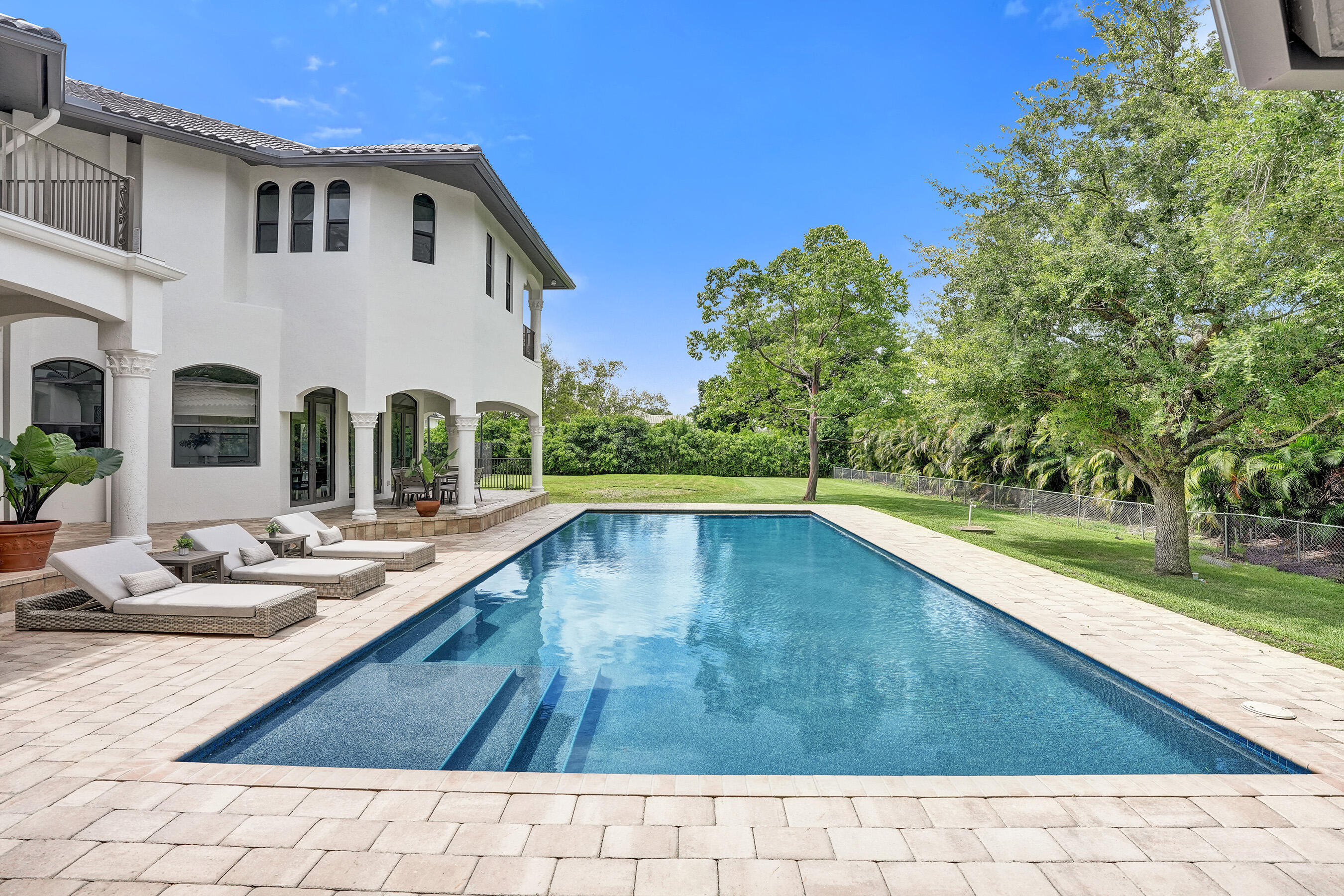 11600 NW 8th Plantation, FL 33325