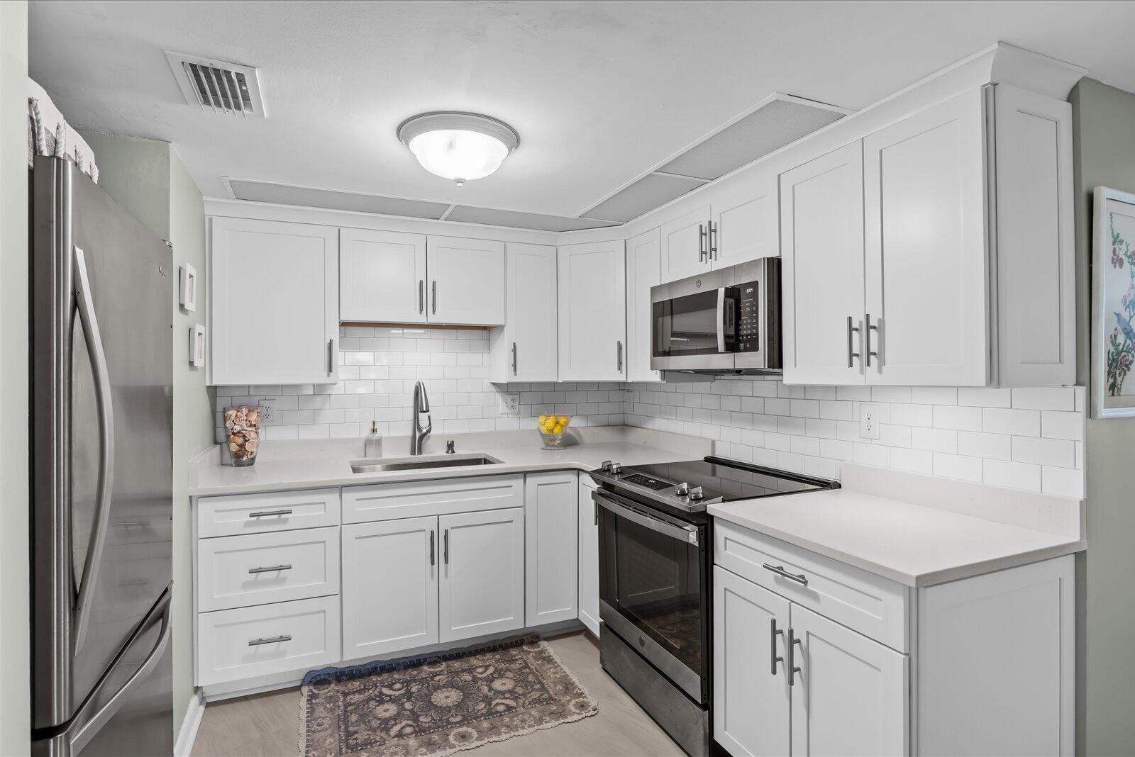 2069 NE Collins #7-50