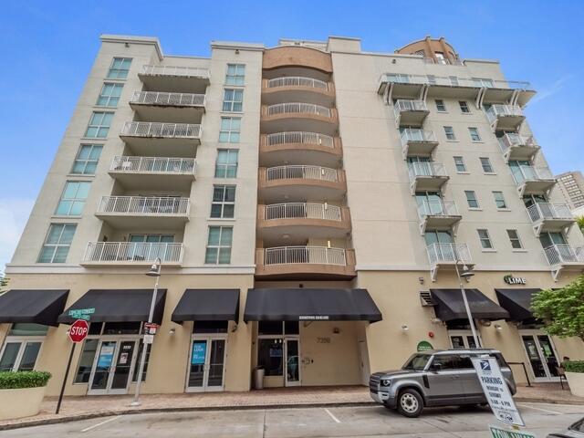 7280 SW 90th #E201