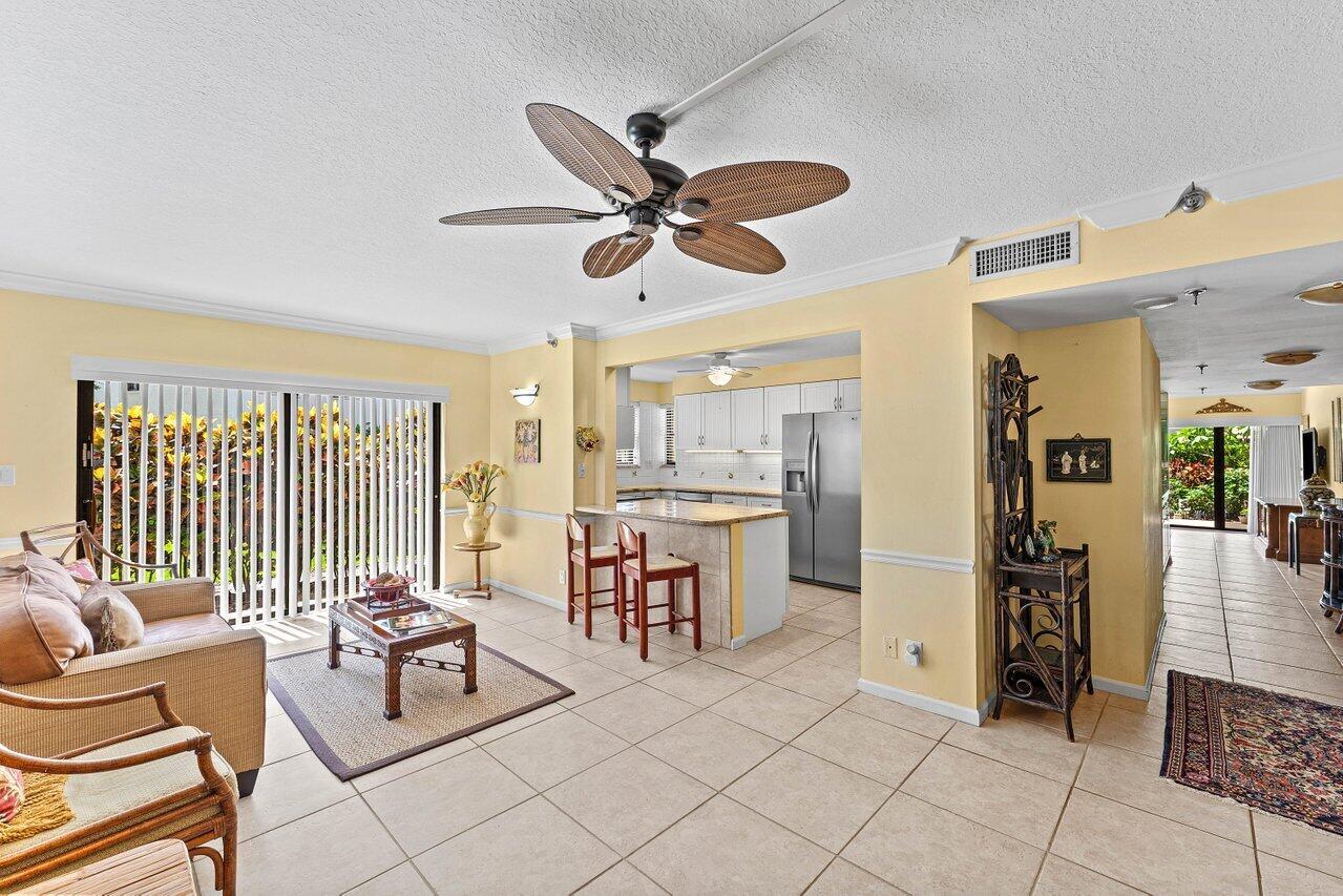 372 Golfview #101