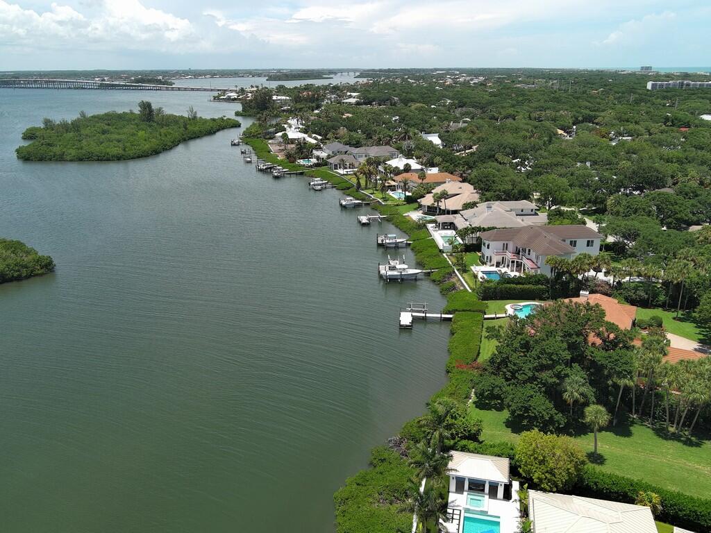 1331 Jonathans Vero Beach, FL 32963