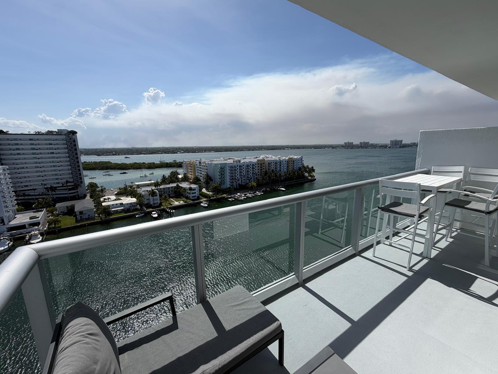 image Eloquence on the Bay27