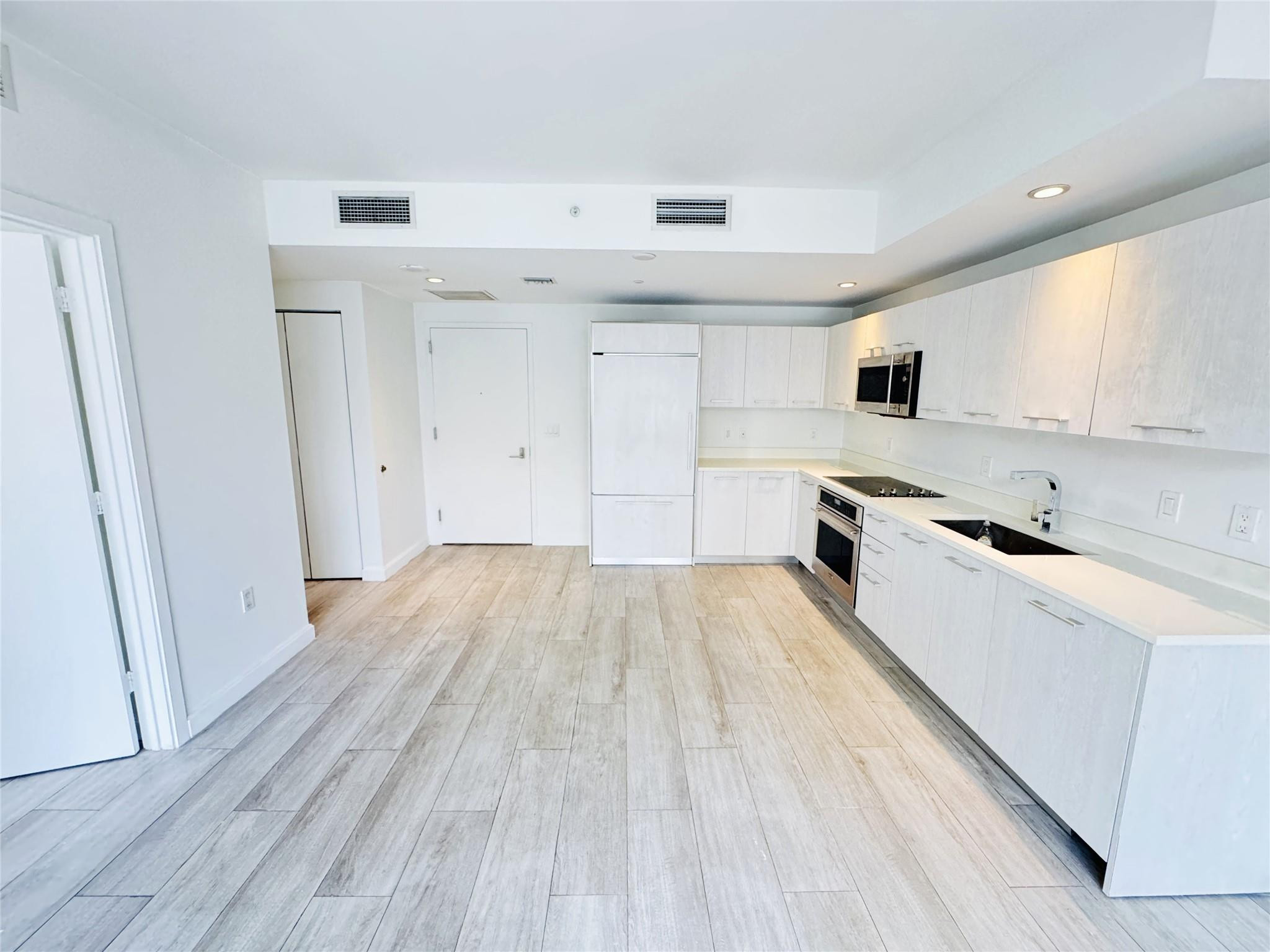 image Brickell Heights West1