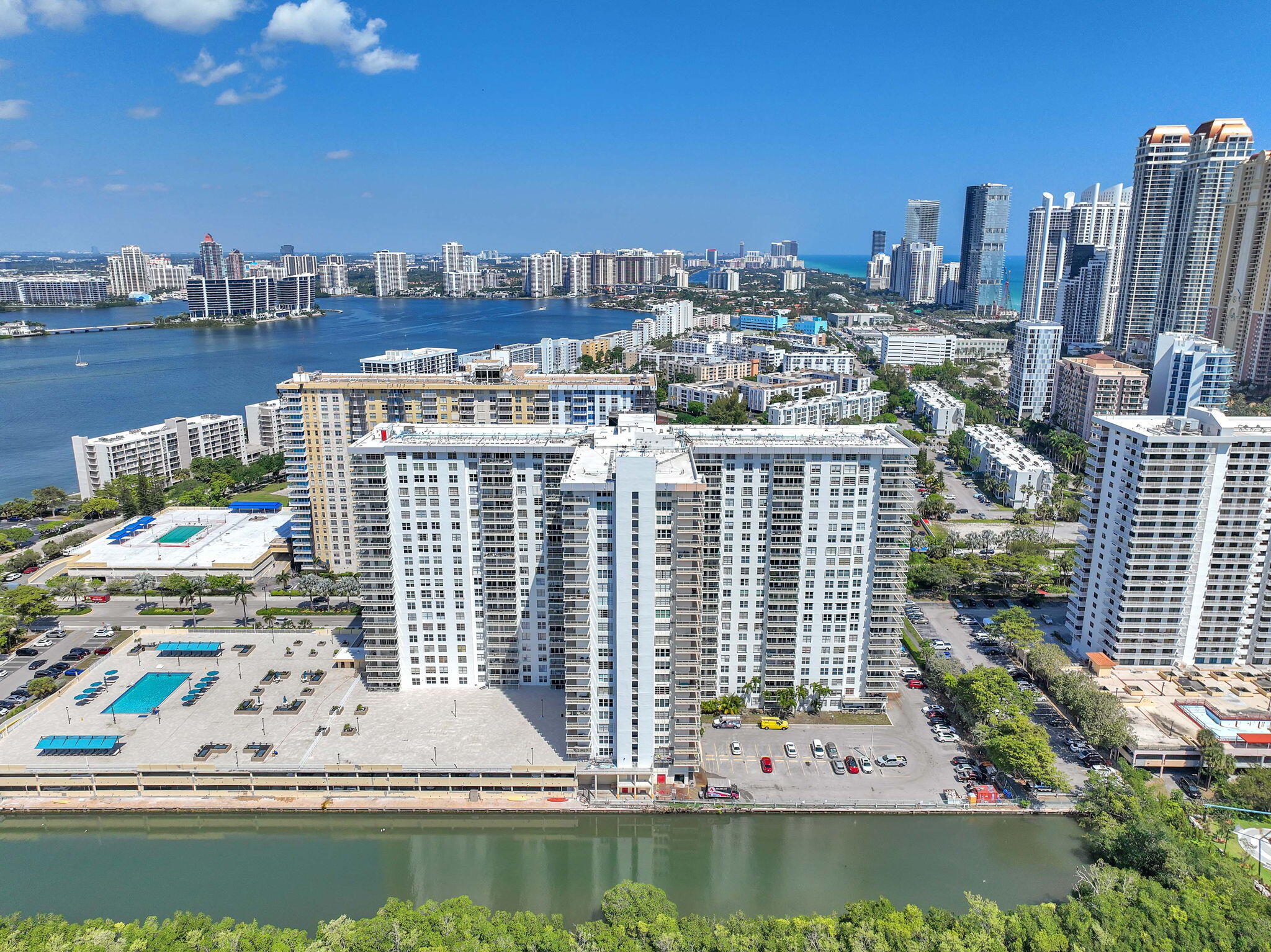 image Winston Towers 30030